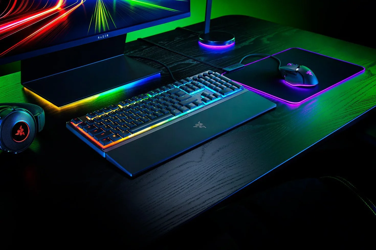 Razer Ornata V3 – niskoprofilowa klawiatura z membraną Mecha-Membrana z Razer Chroma RGB (hybrydowy przełącznik membranowy, ergonomiczna podpórka na nadgarstki) układ brytyjski, czarna