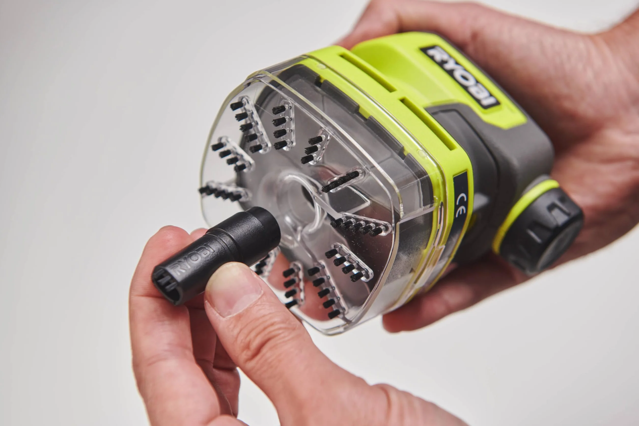 RYOBI Mini odkurzacz akumulatorowy 4 V USB RDV4-0, przepływ powietrza 142 l/min, bez akumulatora i ładowarki