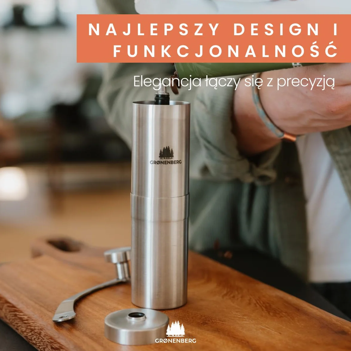 Przenośny ręczny ceramiczny młynek do kawy ze stali nierdzewnej. Regulowane stożkowe żarna. Wytrzymały, łatwy w czyszczeniu i użytkowaniu. Na biwak, do domu, w podróży.