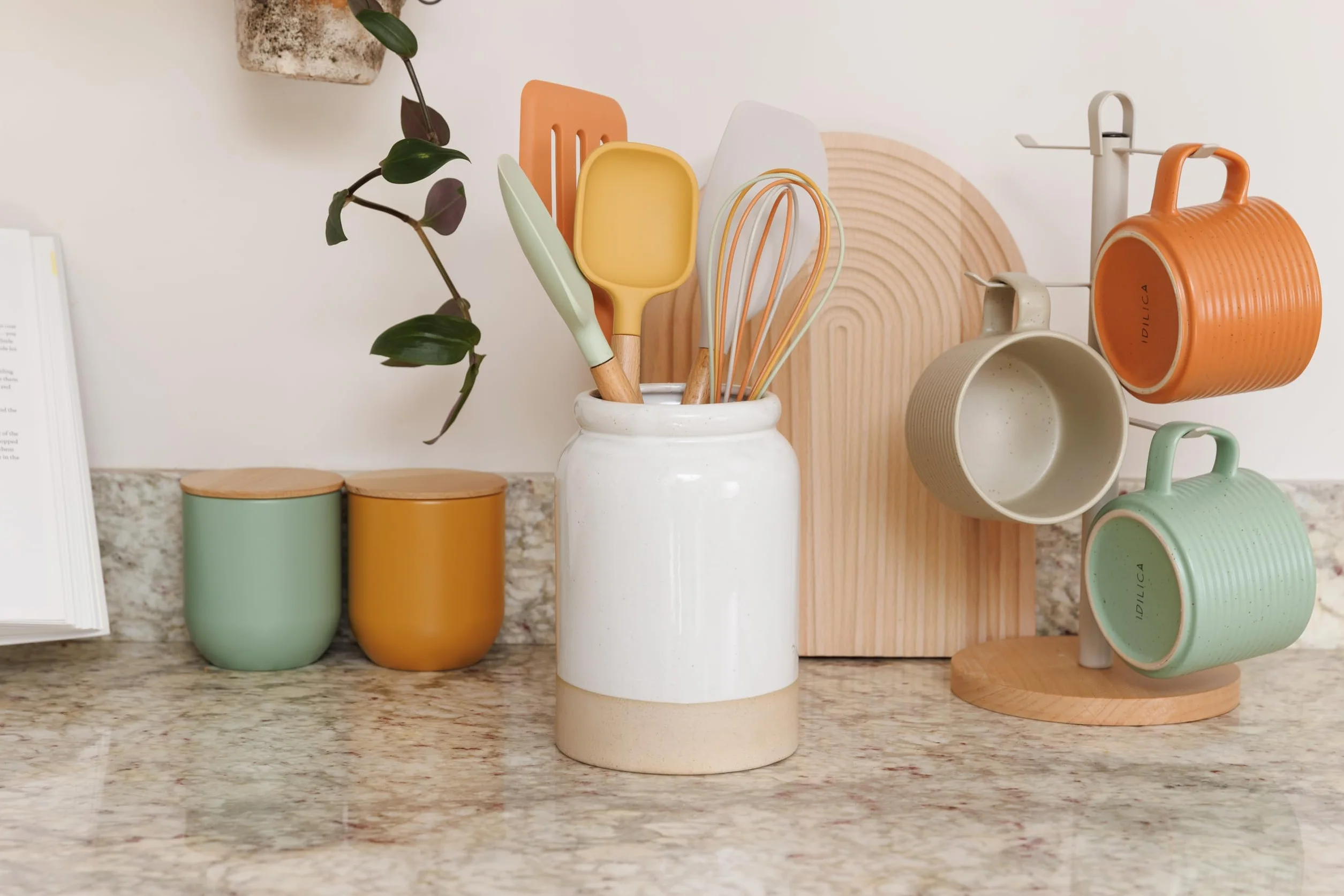 KitchenCraft Idilica Stoneware Utensil Holder 18 cm kremowy organizer na przybory kuchenne
