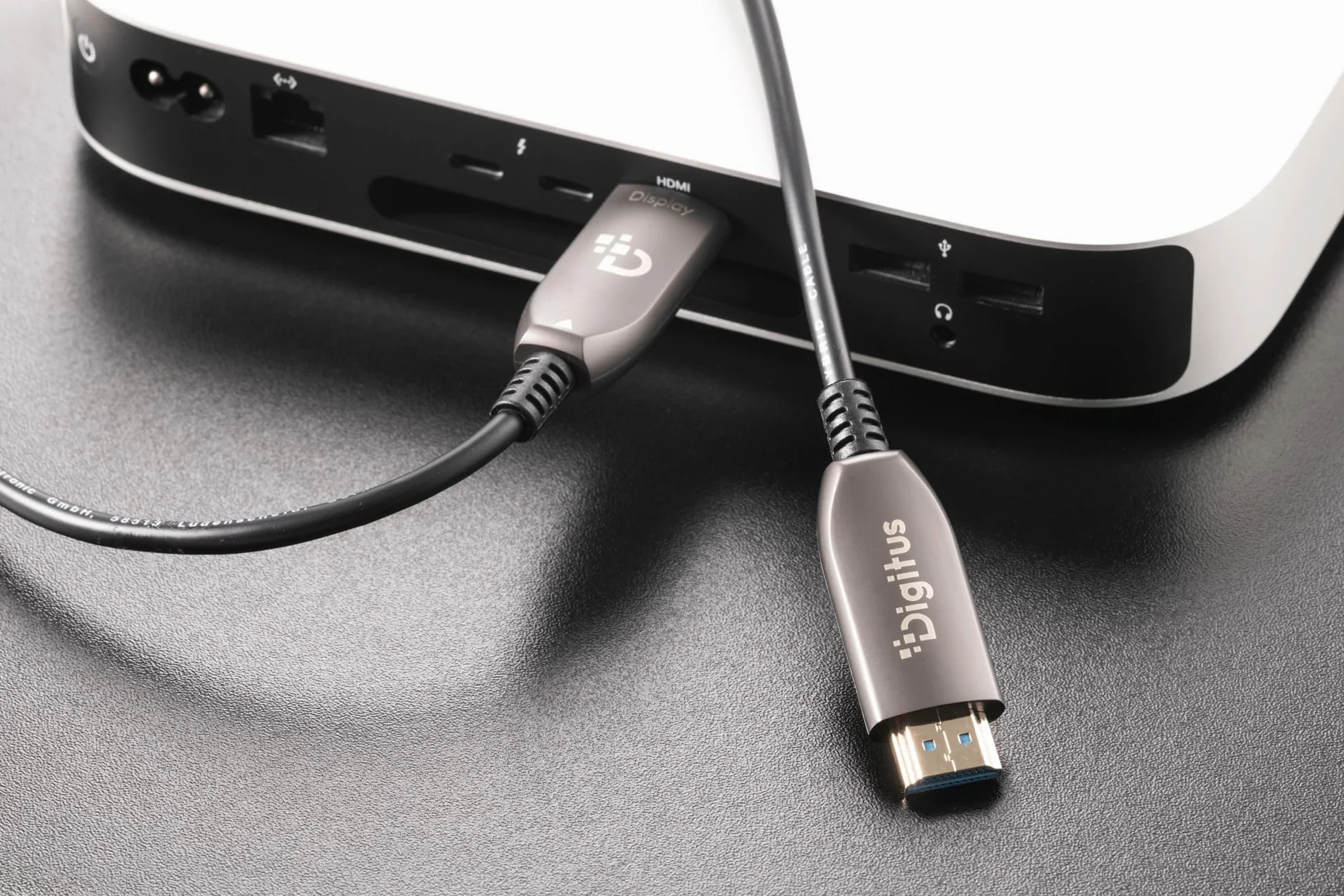DIGITUS HDMI AOC Hybrydowy kabel światłowodowy - HDMI 2.1 - 8k/60Hz - UHD-II - kanał Ethernet - HDR eARC HDCP 2.2 - pozłacane styki - 10m - czarny