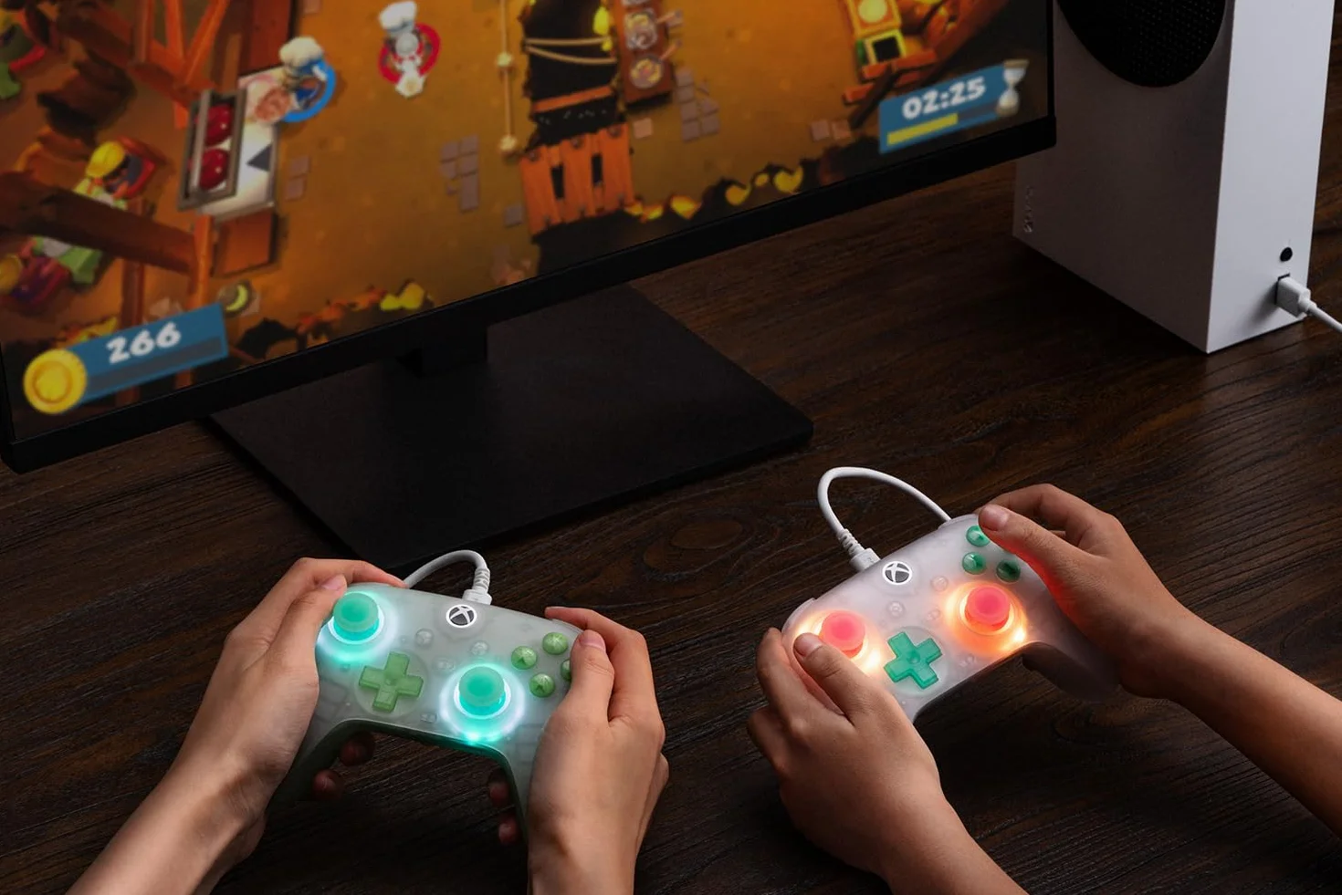8BitDo Ultimate Mini przewodowy kontroler do Xbox z oświetleniem RGB Fire Ring, joysticki i wyzwalacze z efektem Halla, kompatybilny z Xbox Series X|S, Xbox One, PC, oficjalna licencja