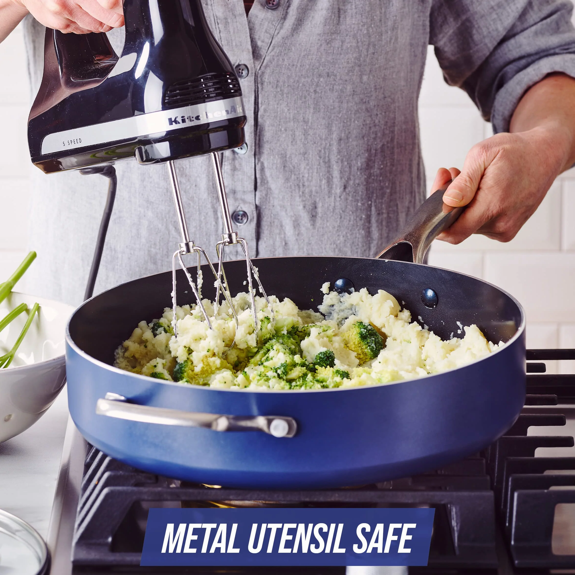 Blue Diamond Skillet with Lid, Non Stick Aluminium Pan - Induction & Oven Safe Cookware - 28 cm, Blue