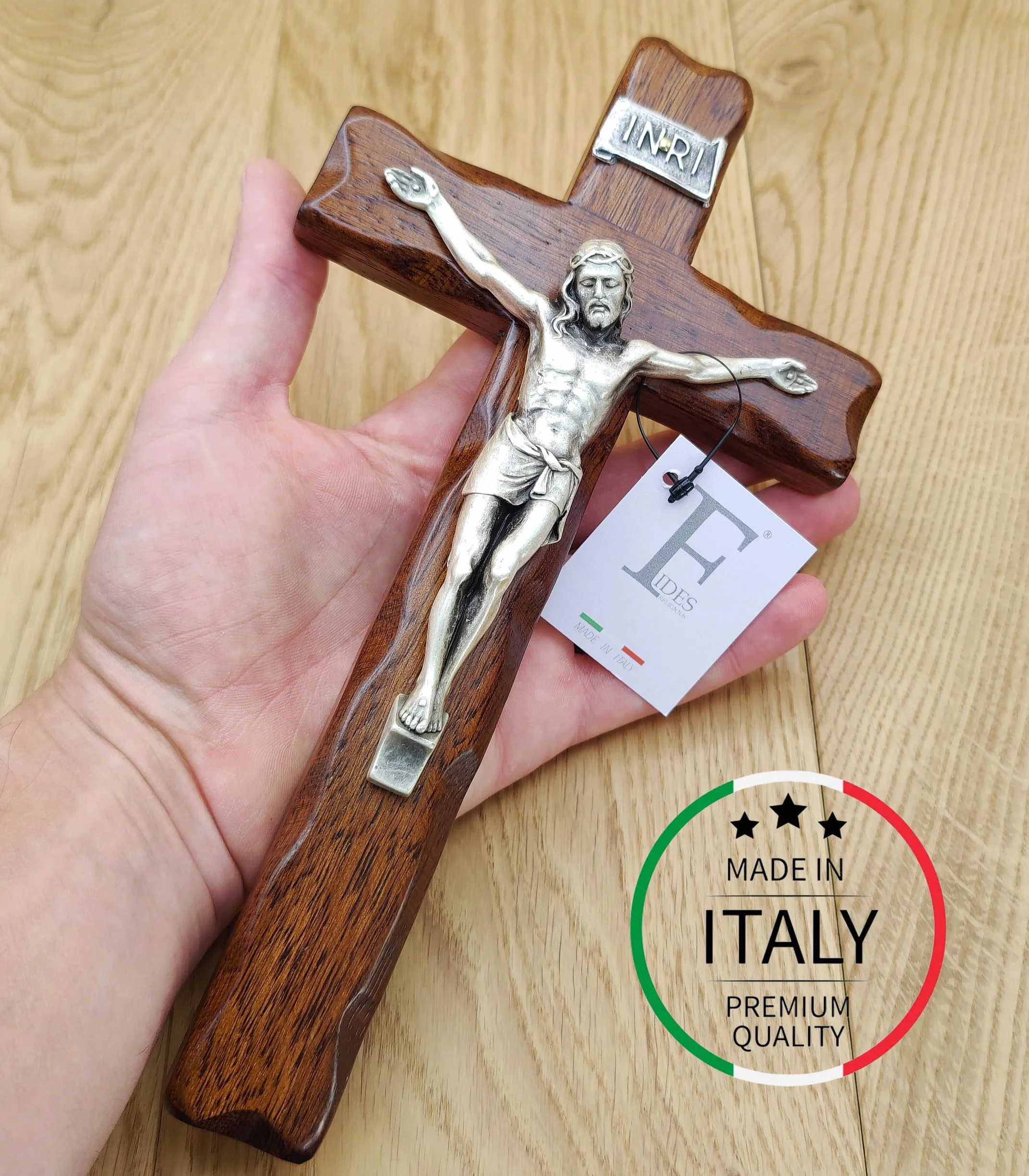 Drewniany krzyż ścienny Chrystus srebrny 25 x 13,2 cm Made in Italy