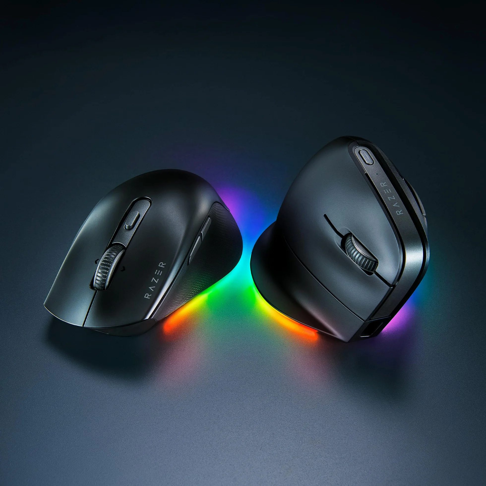 Razer Pro Click V2 - bezprzewodowa ergonomiczna mysz - AI Prompt Assist - czujnik optyczny 30K - 3,5 miesiąca pracy na baterii (14 stref Chroma RGB, przechylane kółko HyperScroll) Czarny