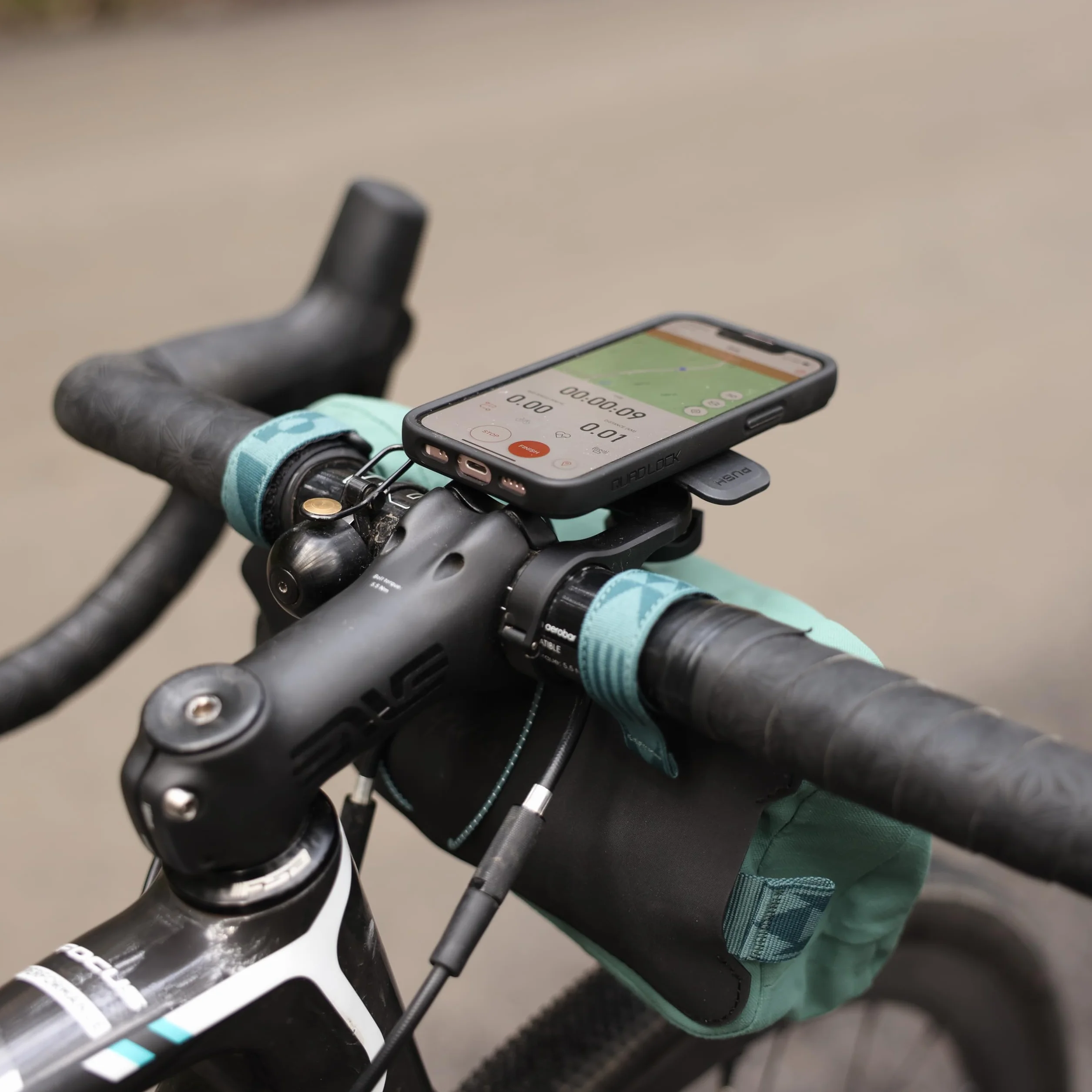 Quad Lock Out Front PRO uchwyt na kierownicę rowerowy uchwyt na telefon (V2) z MAG etui na telefon do Google Pixel 7