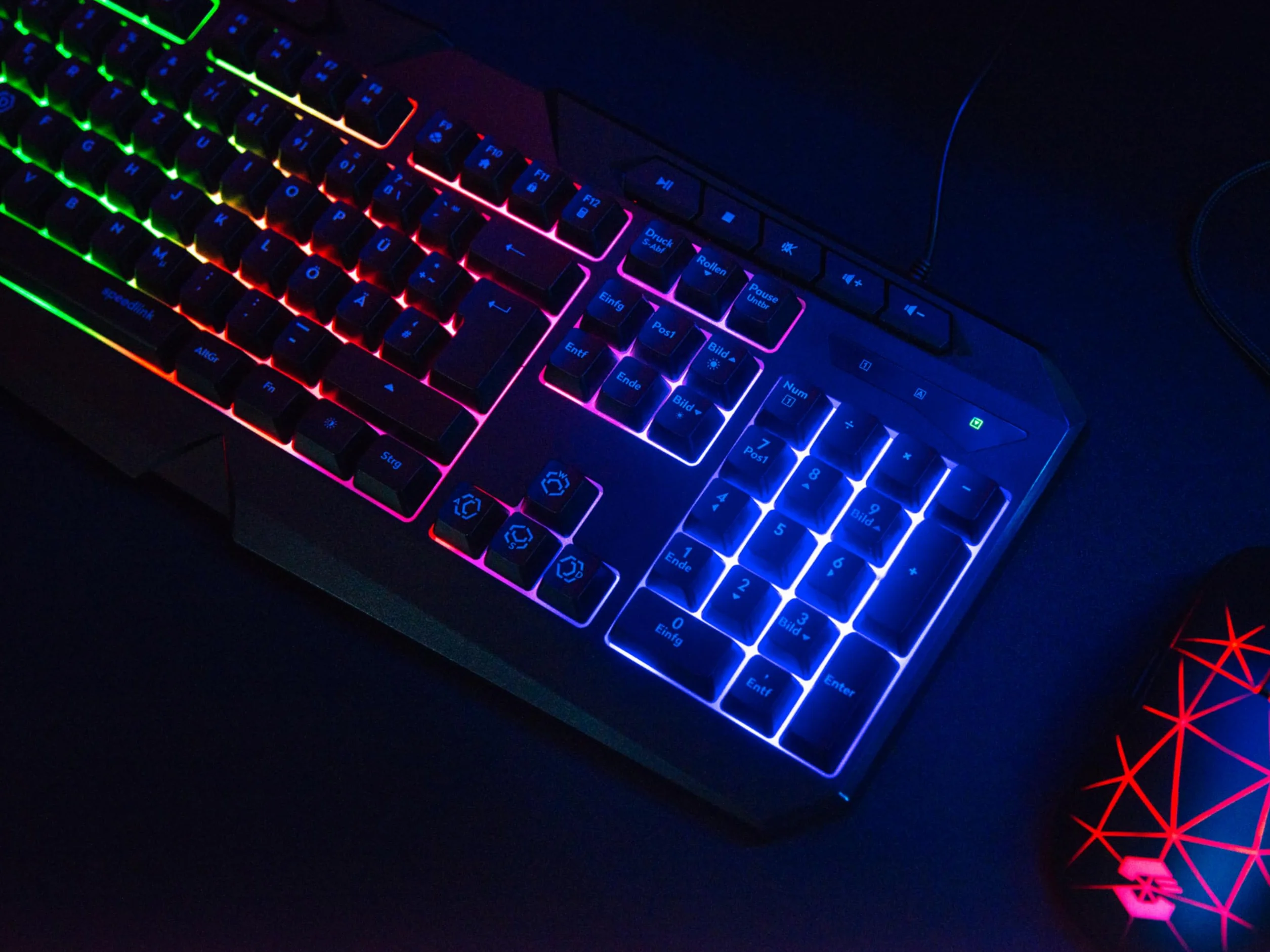 Speedlink LUDICIUM RGB Rainbow Gaming Keyboard - klawiatura do gier RGB z kablem, układ niemiecki QWERTZ, blokada klawisza Windows, przełącznik WASD, 10 klawiszy multimedialnych, przewodowa,czarna