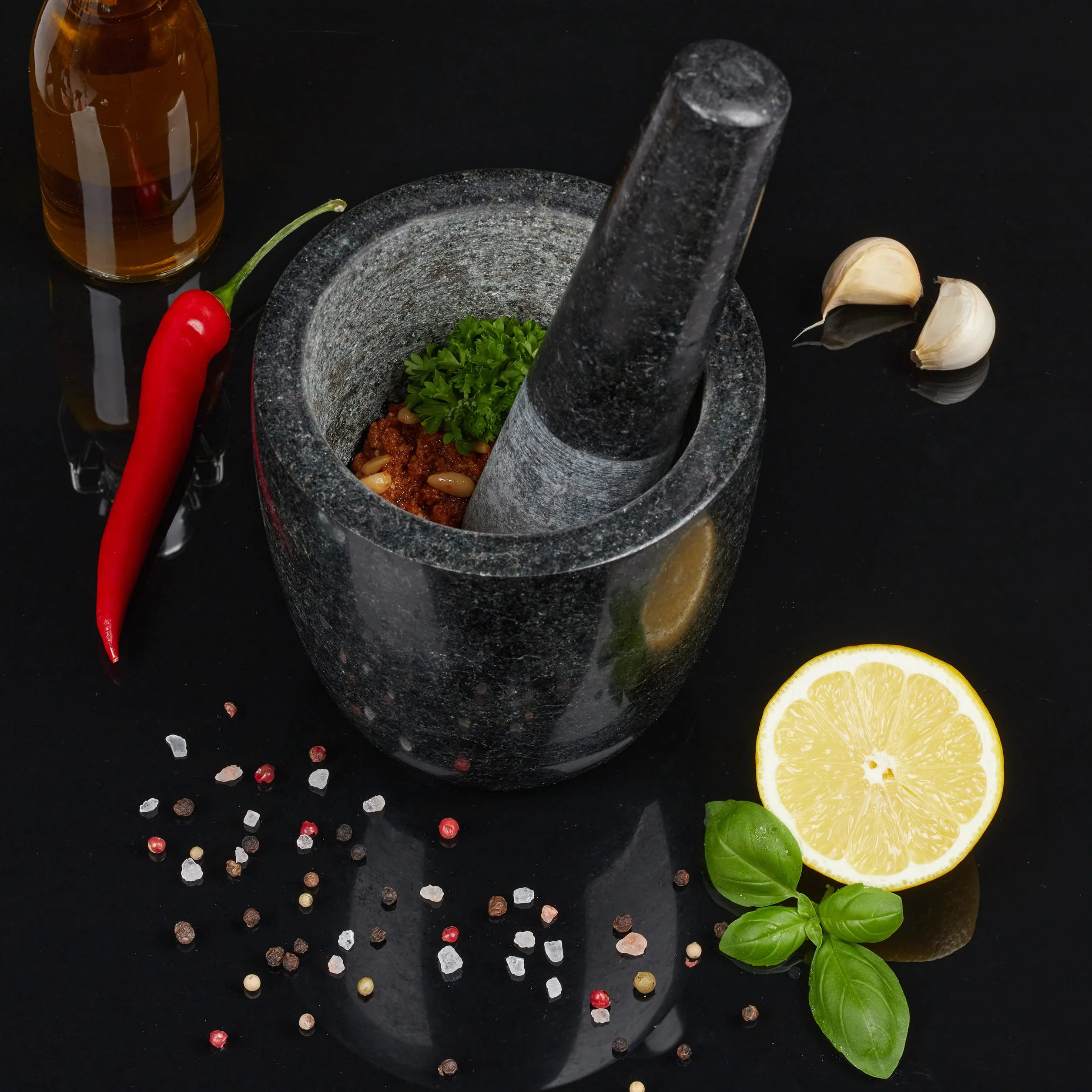 Relaxdays Moździerz granitowy z tłuczkiem Ø 13 cm 500 ml czarny