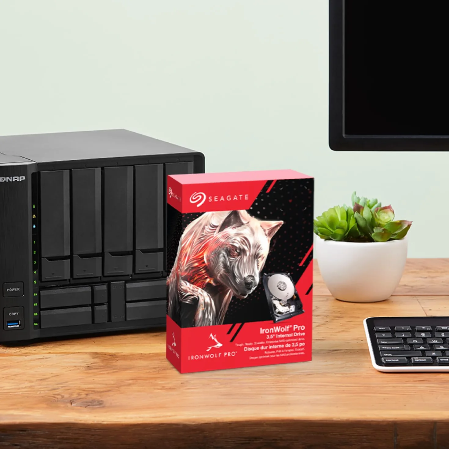 Seagate IronWolf Pro 8TB, Wewnętrzny dysk twardy NAS,RAID NAS, CMR, 3,5-inch, SATA, 6Gb/s, 7200 RPM, 256 MB cache, FFP, Data Rescue Service (ST8000NTZ01)