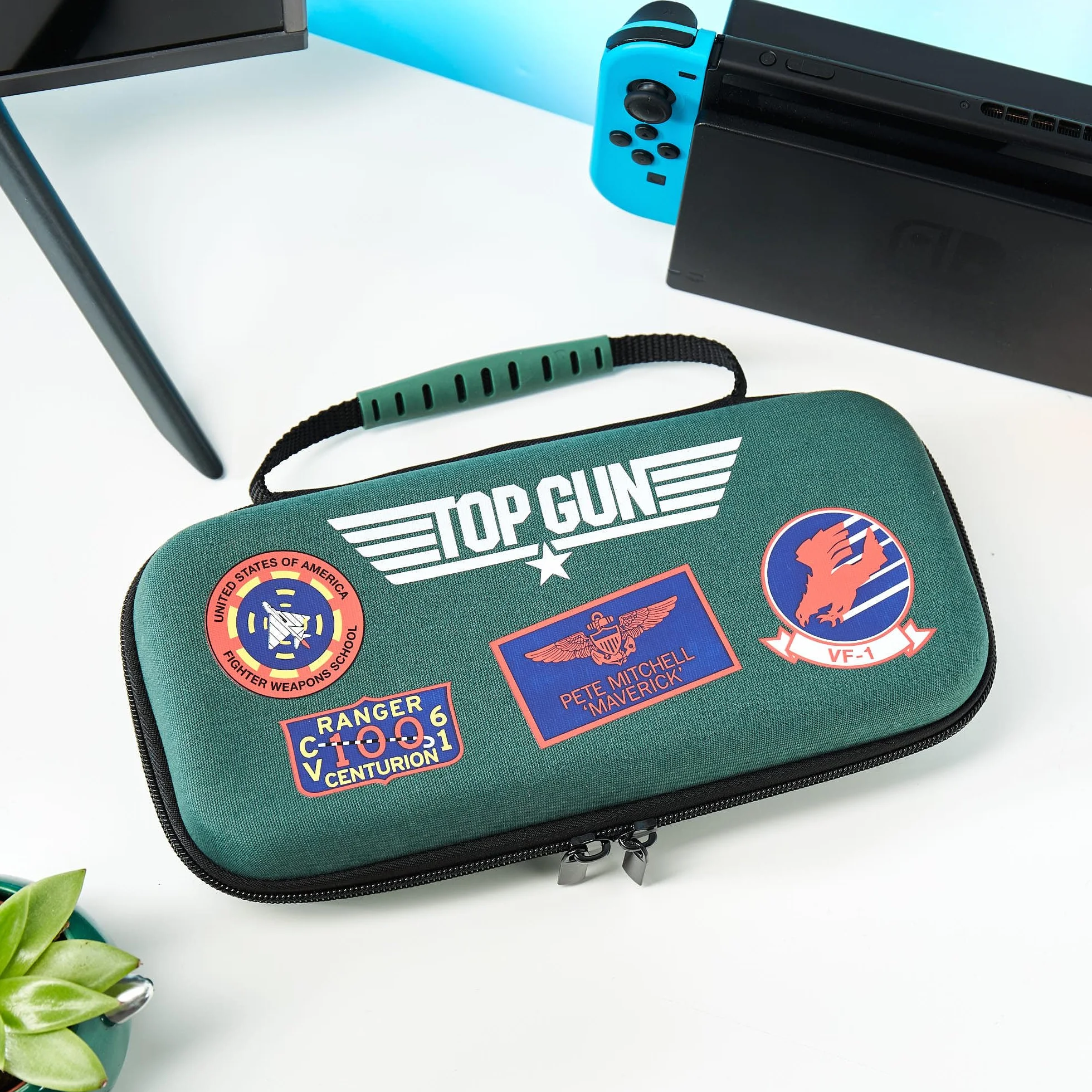 Numskull Twarde etui podróżne do konsoli Nintendo Switch i modelu OLED - mieści do 10 gier i akcesoria, Top Gun