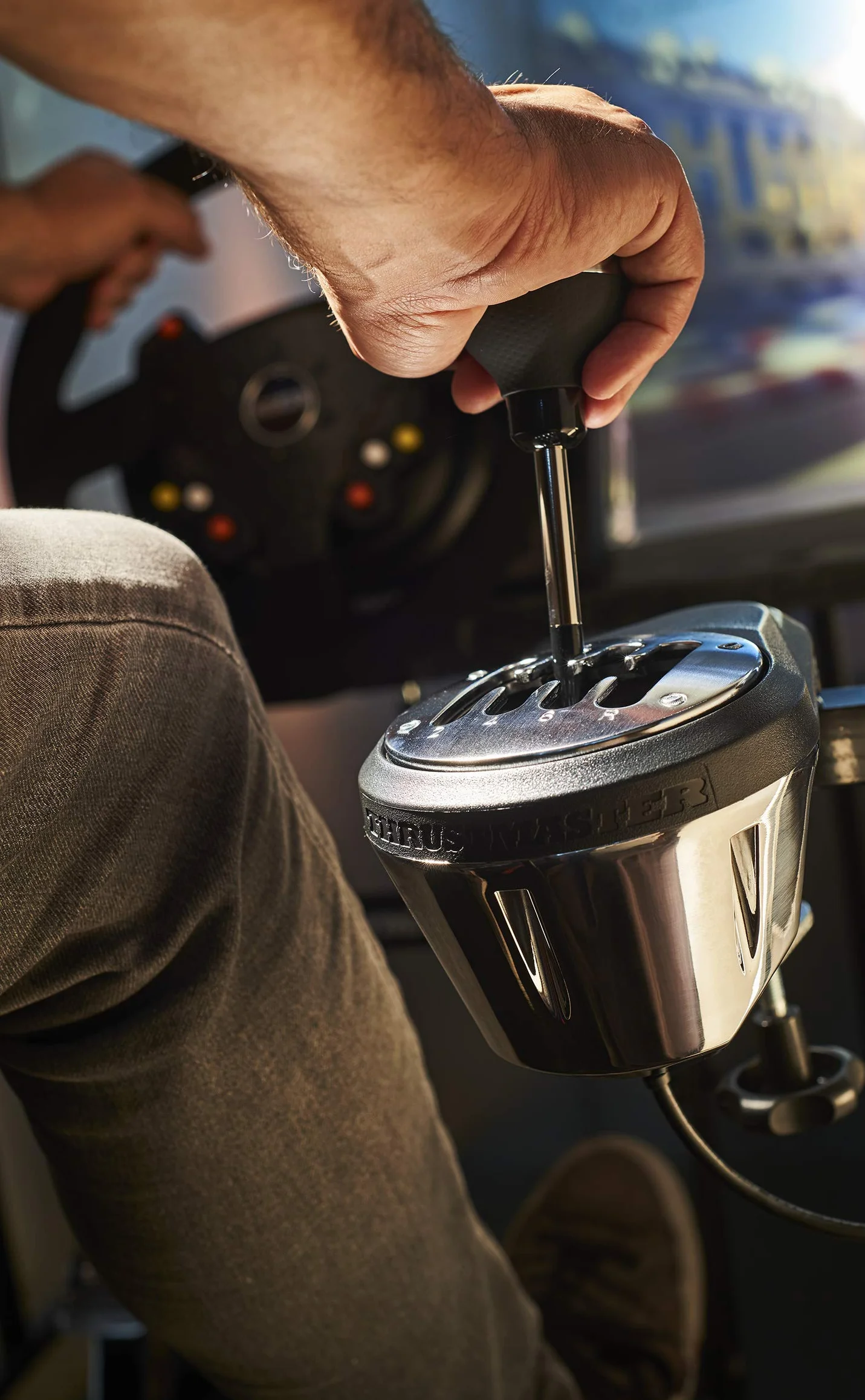Thrustmaster TH8A Add-On Shifter — zaawansowana, realistyczna skrzynia biegów, kompatybilna z wieloma platformami (PC, PS4, PS5, Xbox)
