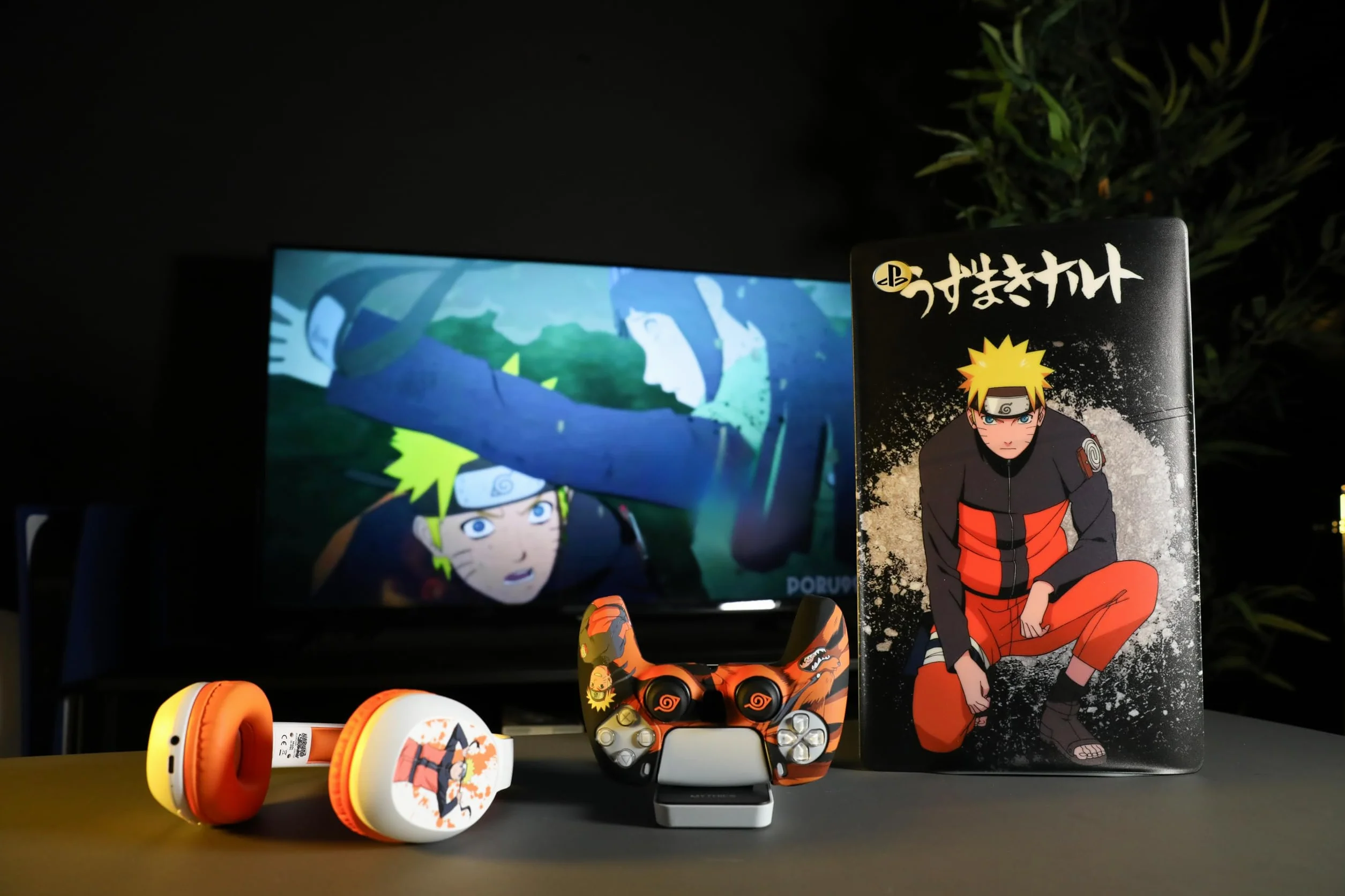 Konix Naruto Shippuden Etui ochronne na kontroler DualSense PS5 - Silikon - Uchwyty na kciuki - Projekt Kurama/Kyûbi Naruto - Czarny