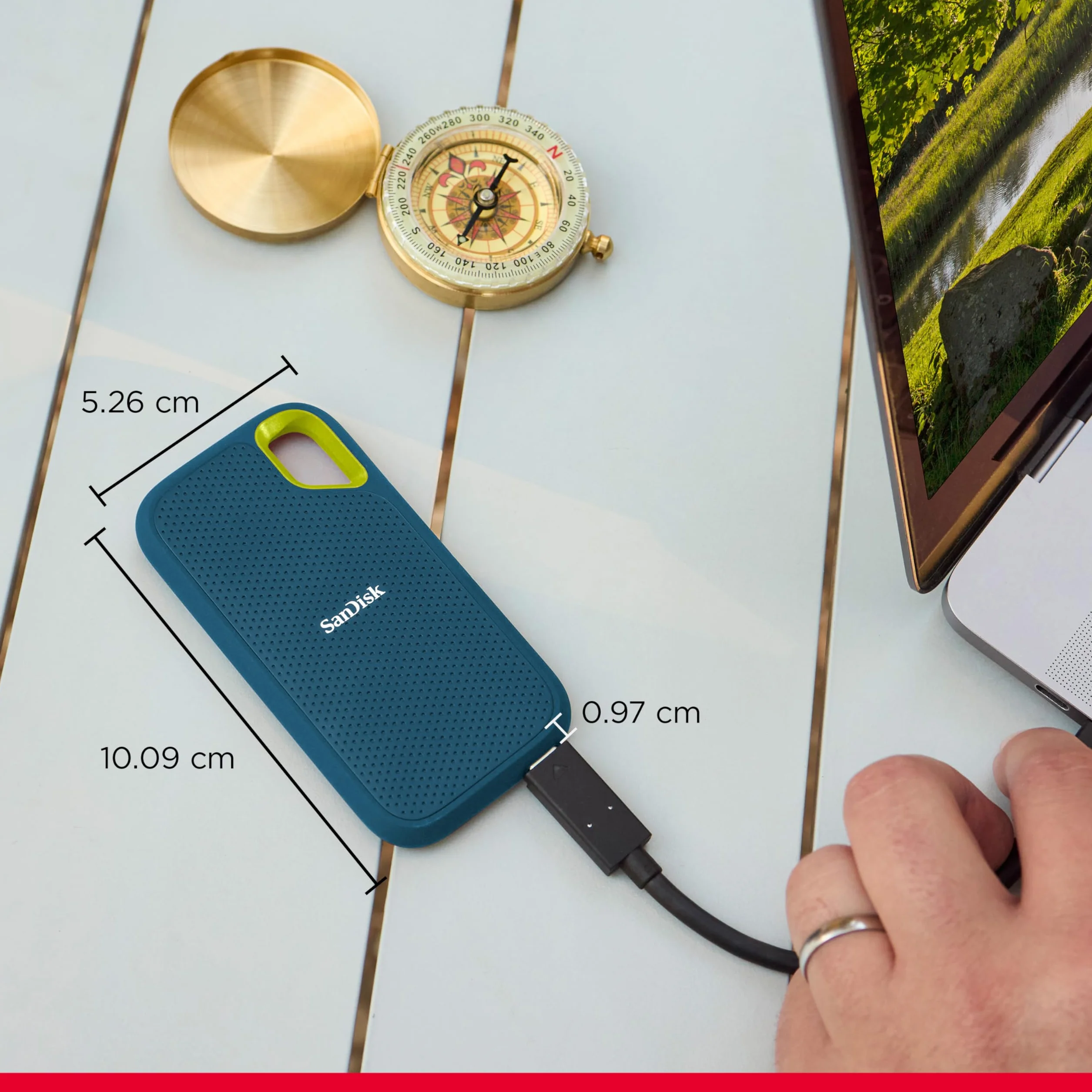 SANDISK Extreme Przenośny dysk SSD 8TB (Dysk zewnętrzny SSD NVMe do 1050 MB/s, USB-C, Stopień ochrony IP65 zapewniający wodo- i pyłoodporność) Monterey