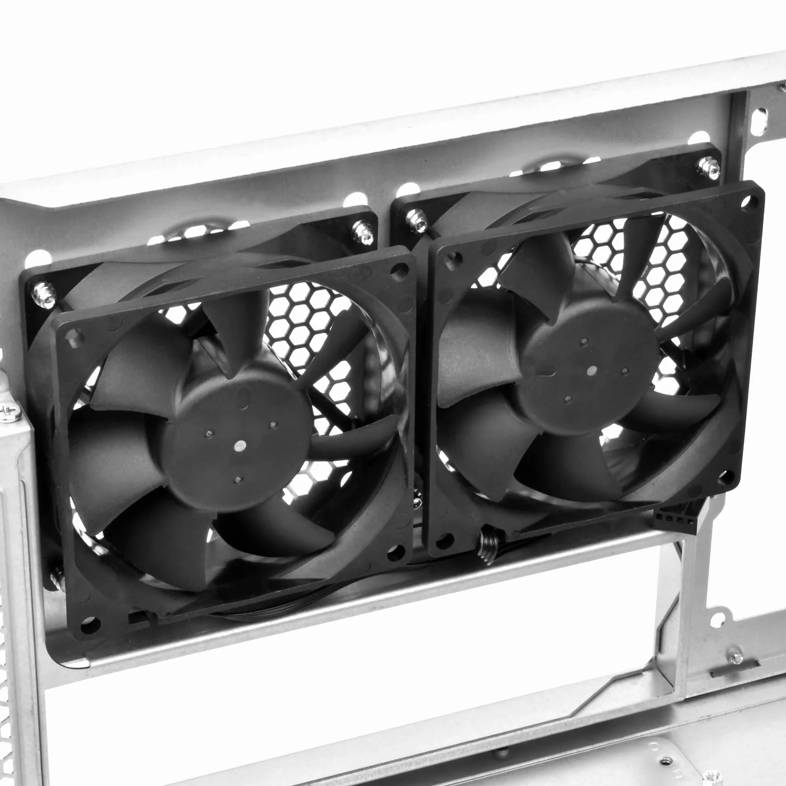 SilverStone Technology SST-RM44-4HE-obudowa do serwera rackmount z ulepszoną kompatybilnością chłodzenia cieczą, czarna
