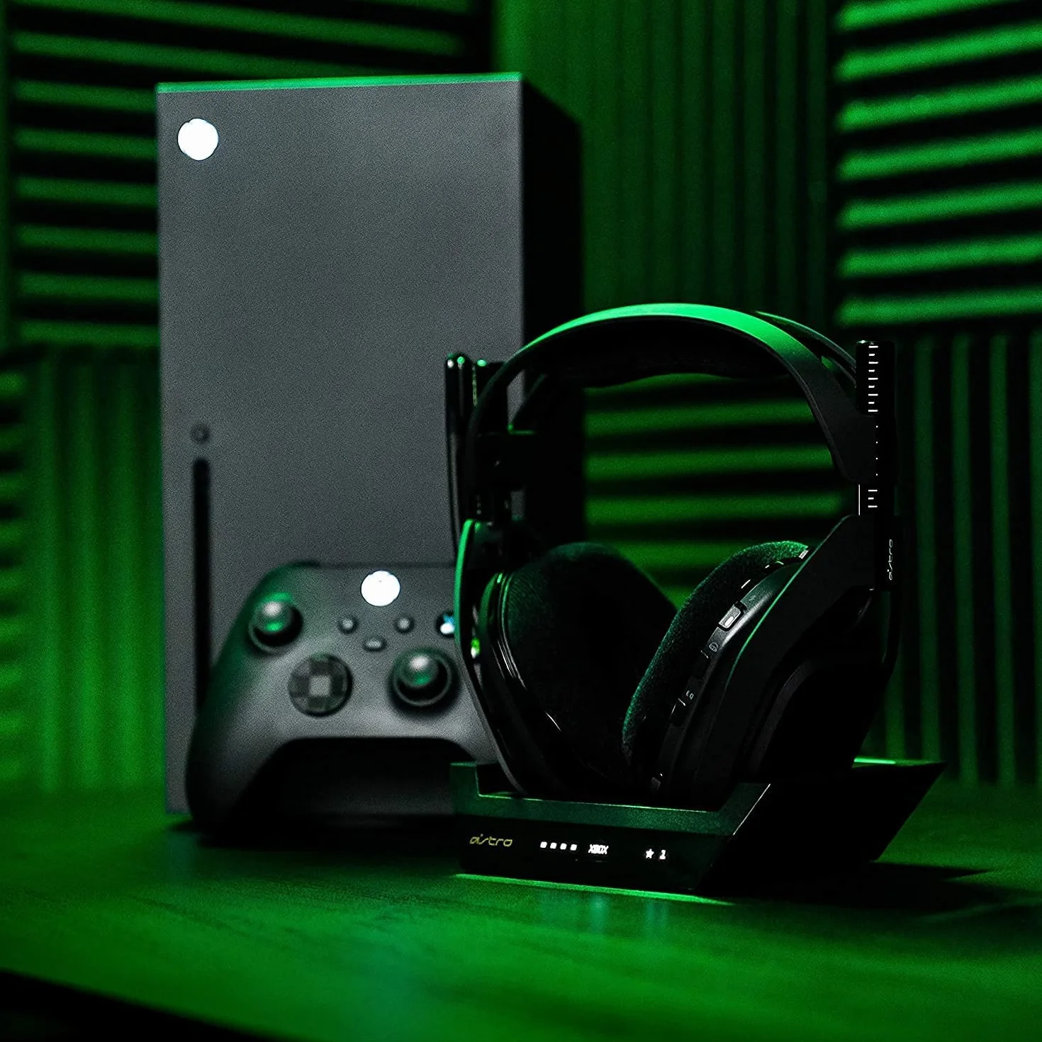 ASTRO Gaming A50 Bezprzewodowy zestaw słuchawkowy + stacja bazowa do ładowania, kontrola równowagi głosu i gry, łączność bezprzewodowa 2,4 GHz, zasięg 15m, Xbox Series X|S, Xbox One, PC i Mac - Czarny