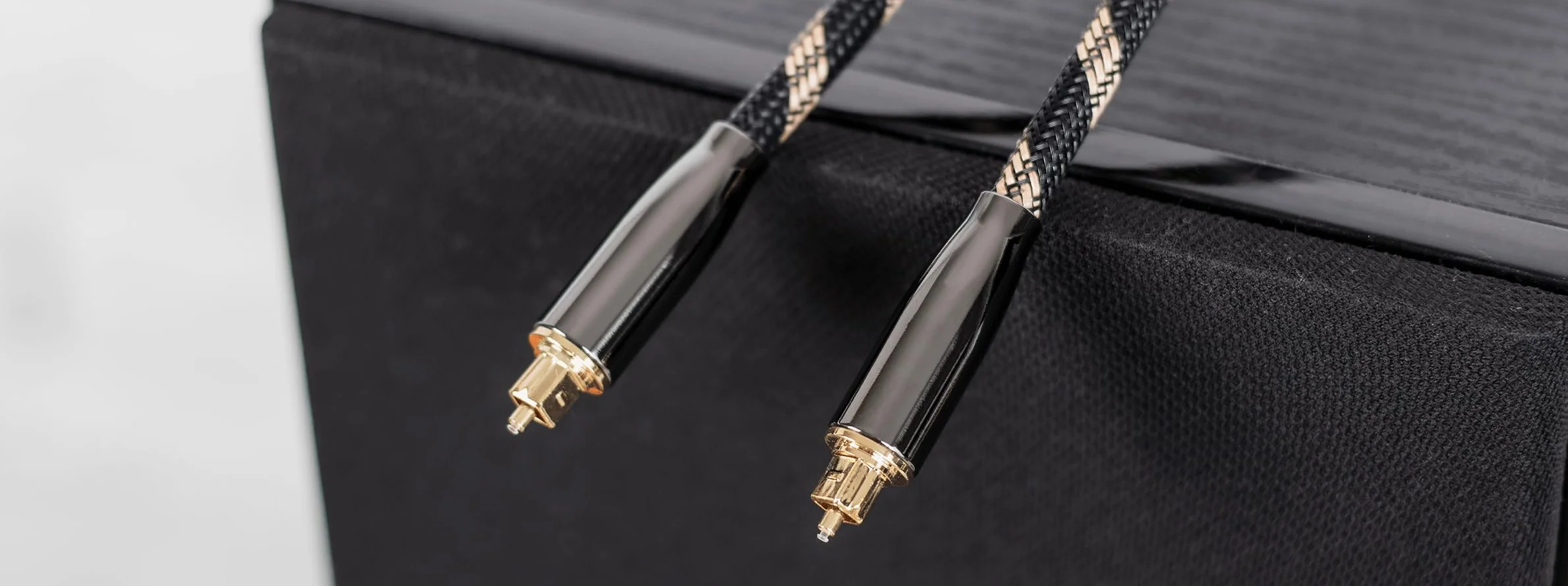 Reagle Toslink cyfrowy kabel audio – wysokiej jakości optyczny kabel światłowodowy S/PDIF, pozłacane złącza 24K, nylonowa powłoka – Dolby Digital, DTS-HD, obsługa dźwięku przestrzennego 5.1/7.1, 2 m