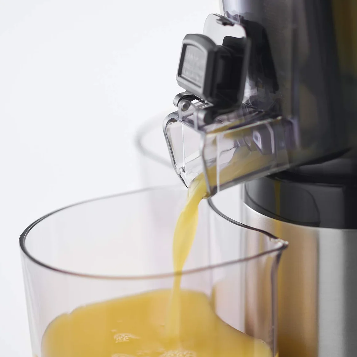Russell Hobbs sokowirówka, wolnoobrotowa, 1 poziom prędkości, funkcja cofania, cicha, łatwe czyszczenie, blokada bezpieczeństwa, moc 150W, srebrna, czarna, Slow Juicer 25170-56
