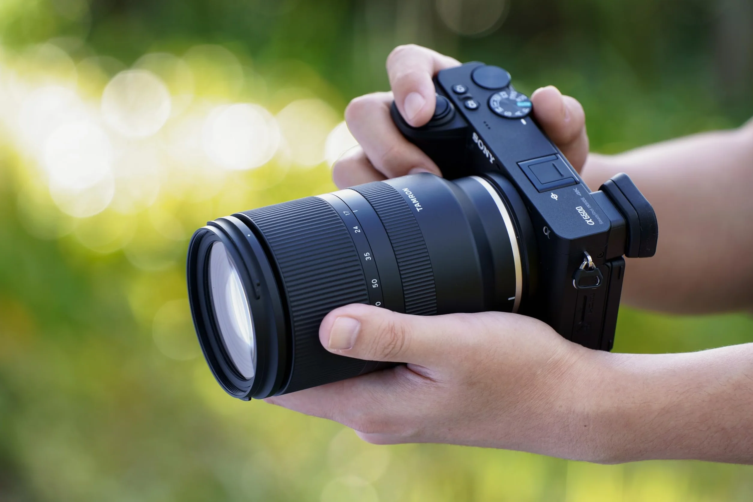 TAMRON Obiektyw zmiennoogniskowy 17-70mm F/2.8 Di III-A VC RXD do bezlusterkowych kamer systemowych APS-C - do Sony E-mount
