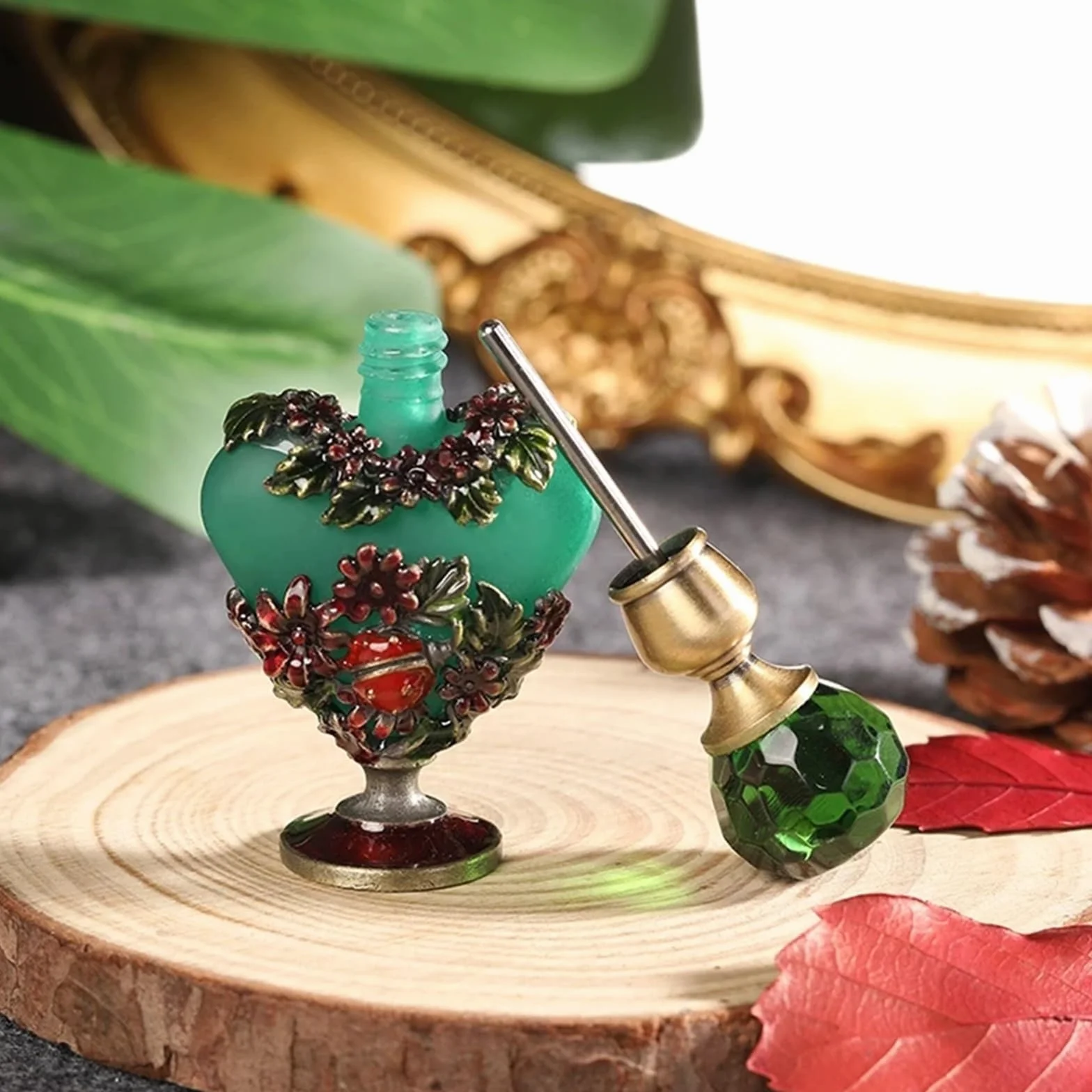 Butelka na perfumy w stylu vintage, Zielony pusty 5ml Vintage Emerald Frosted Glass Rzeźbiony kwiat Gem Cap Wkładany olejek eteryczny Ręcznie robiony przyrząd kosmetyczny