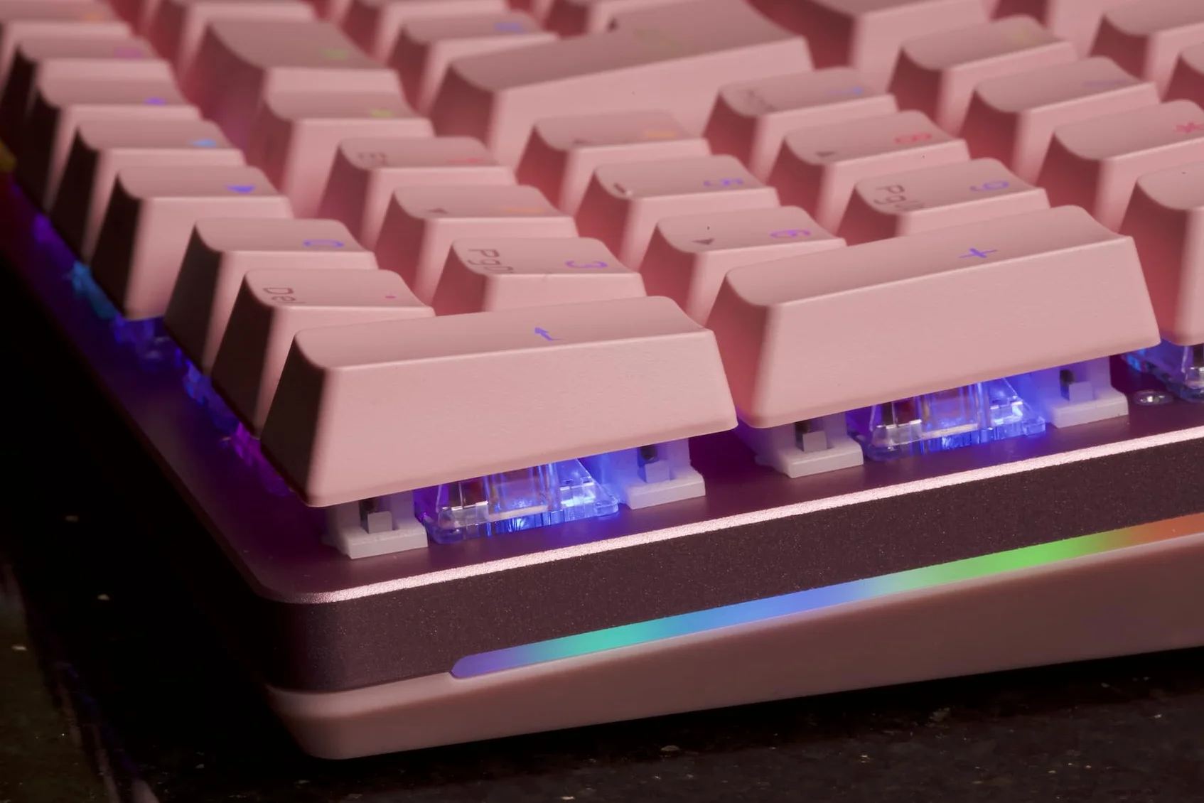 GLORIOUS Gaming GMMK 2 Full Size (96%) – klawiatura mechaniczna, obudowa aluminiowa, konfigurowalna, klawisze doubleshot, przełączniki GLORIOUS Fox, RGB, NKRO, angielski układ QWERTY - Różowy