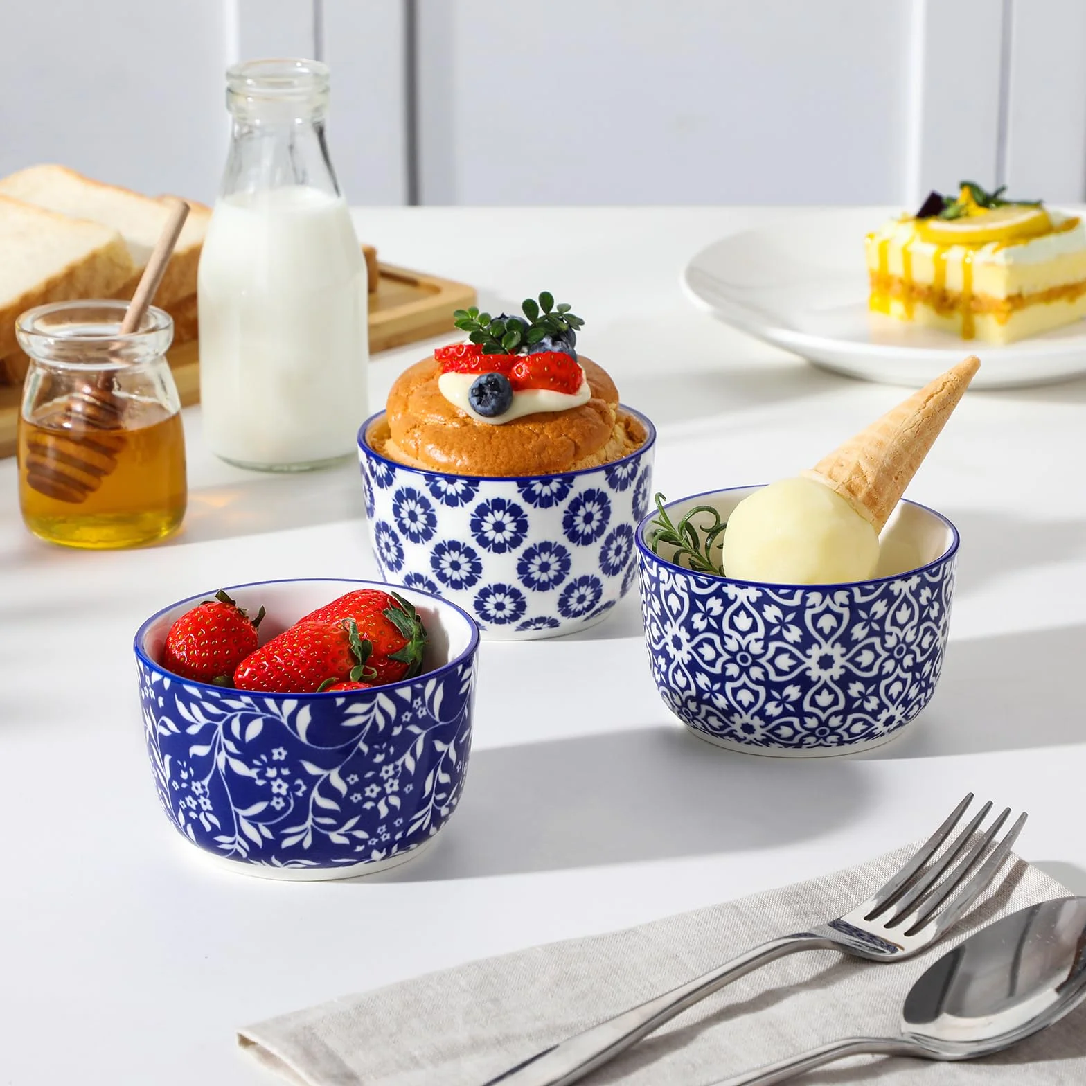 vancasso Selene ceramiczne Ramekins zestaw 6 misek do maczania, nadają się do kuchenki mikrofalowej i zmywarki, do pieczenia, na desery, ręcznie malowane niebiesko-białe kwiatowe wzory