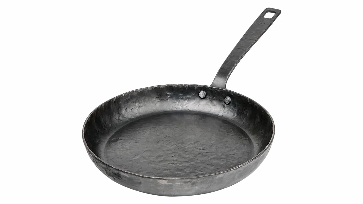 Forged Essentials Patelnia ze stali węglowej, nie zawiera PFAS, nadaje się do wszystkich rodzajów kuchenek (pojedynczy uchwyt, 24 cm)
