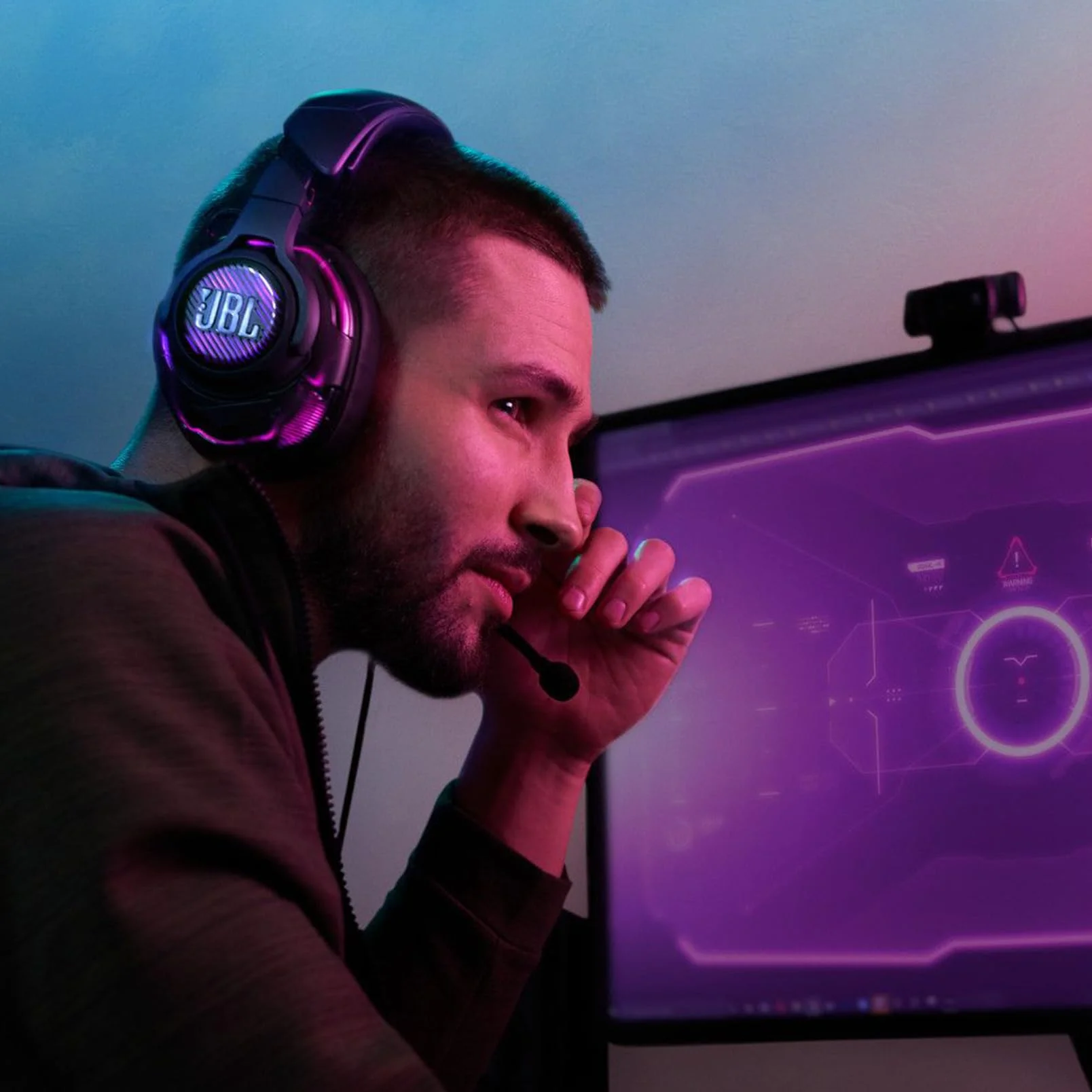 JBL Quantum ONE Przewodowe, profesjonalne słuchawki do gier z technologią śledzenia ruchów głowy QuantumSPHERE 360, kompatybilne z PC, Playstation, Xbox, czarne
