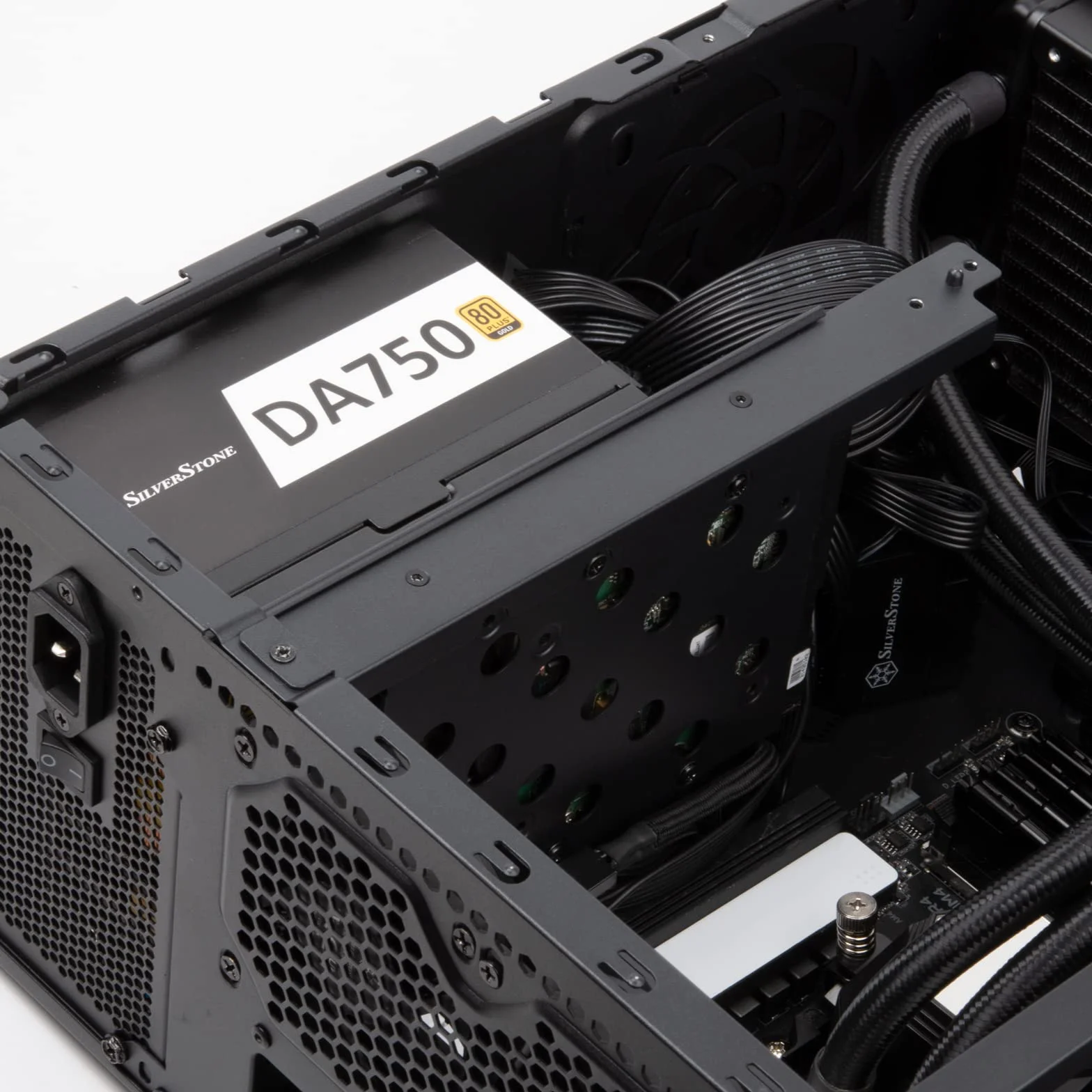 SilverStone Technology SST-GD11B - Grandia - Obudowa PC Grandia HTPC ATX o ulepszonej wydajności chłodzenia, czarna
