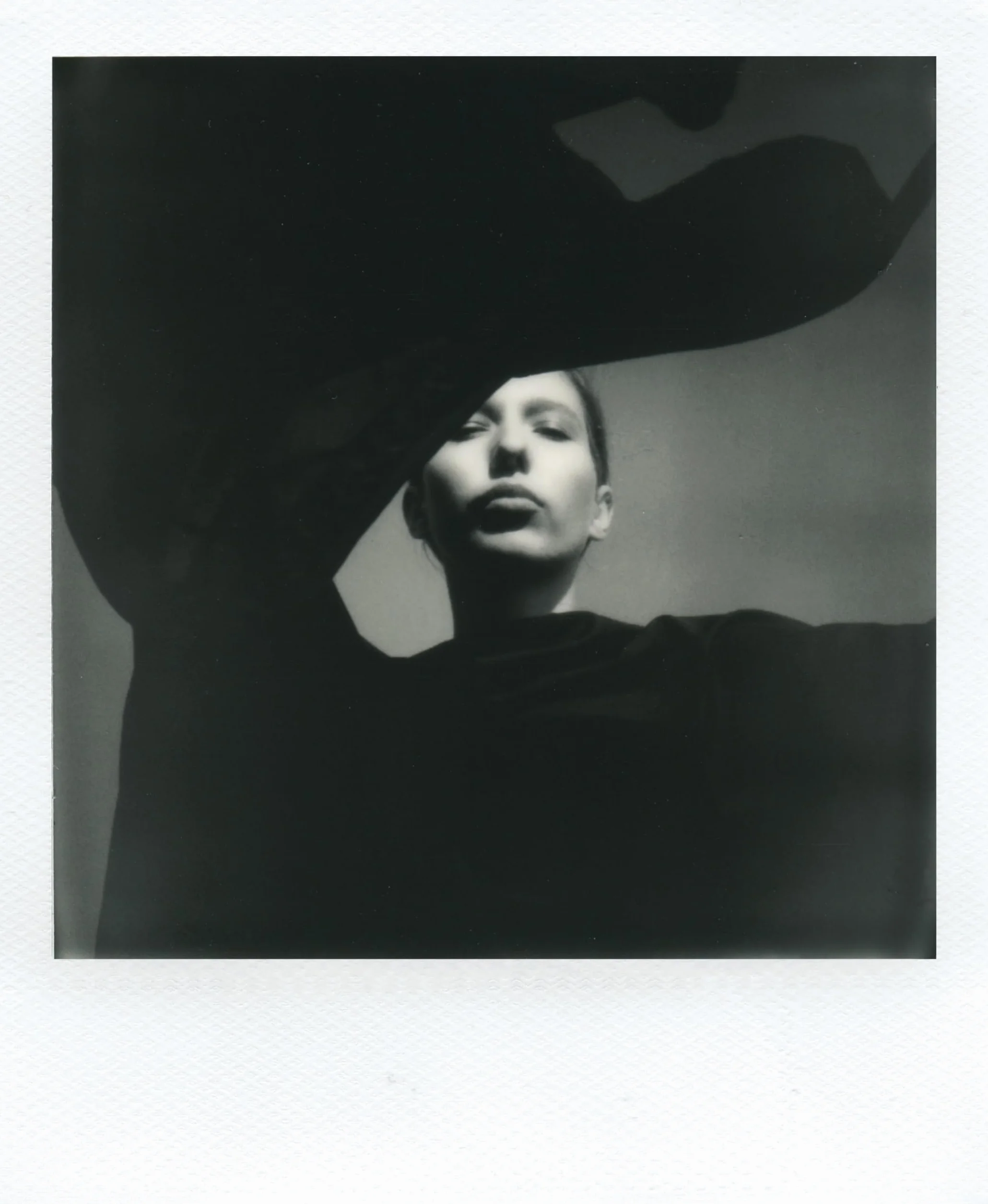 Polaroid B&W I-Type 6001 Film Natychmiastowy, Czarnobiały, 108 x 88 mm