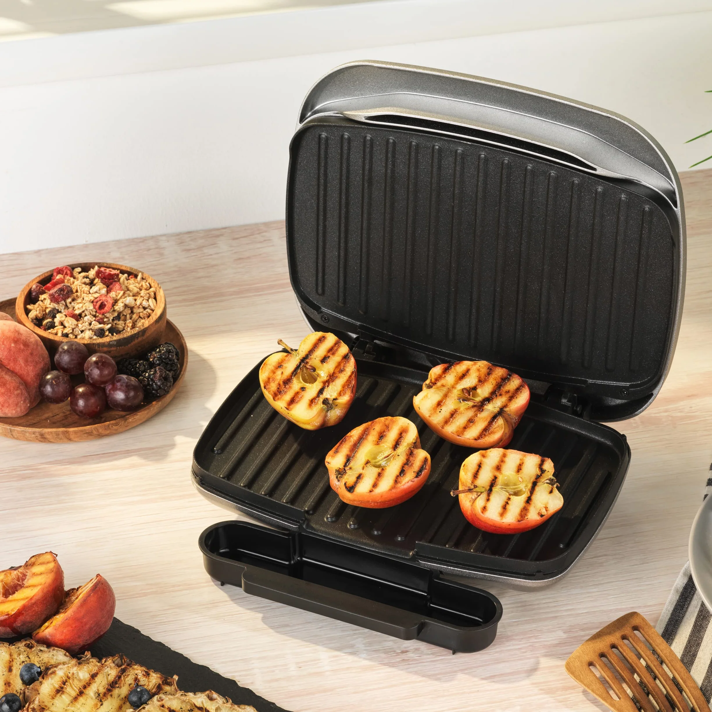 Petra PT5316HEVDEEU10 Kontaktgrill, pflegeleichte Grillplatten mit Smartstone-Antihaftbeschichtung, Panini-Presse mit abnehmbarer Abtropfschale, Kochen ohne Öl, Sandwiches, Gemüse, Fleisch, Spieße