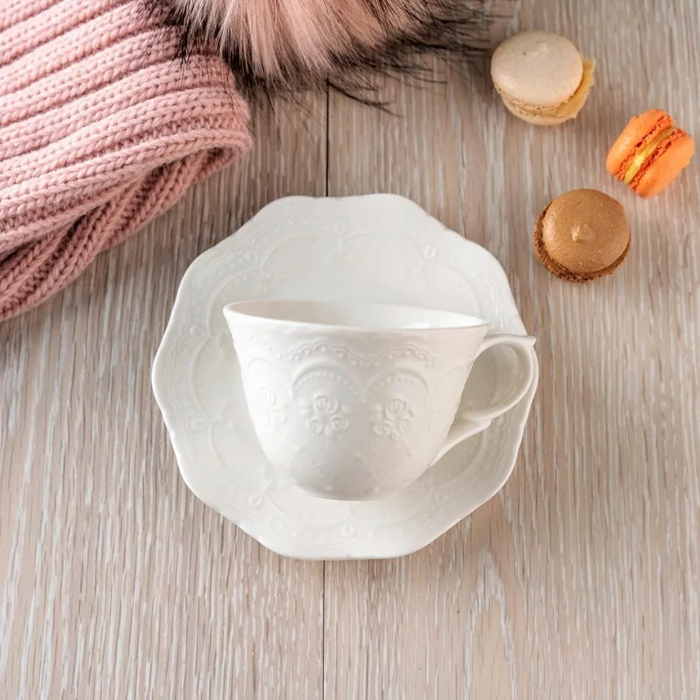 VILLA ITALIA Filiżanka do Kawy Herbaty ze Spodkiem 220 ml – Porcelana - Kolekcja Aurelia – Kolor Mleczny – Biała – Idealna na Prezent – Porcelanowa – Ozdobny Relief