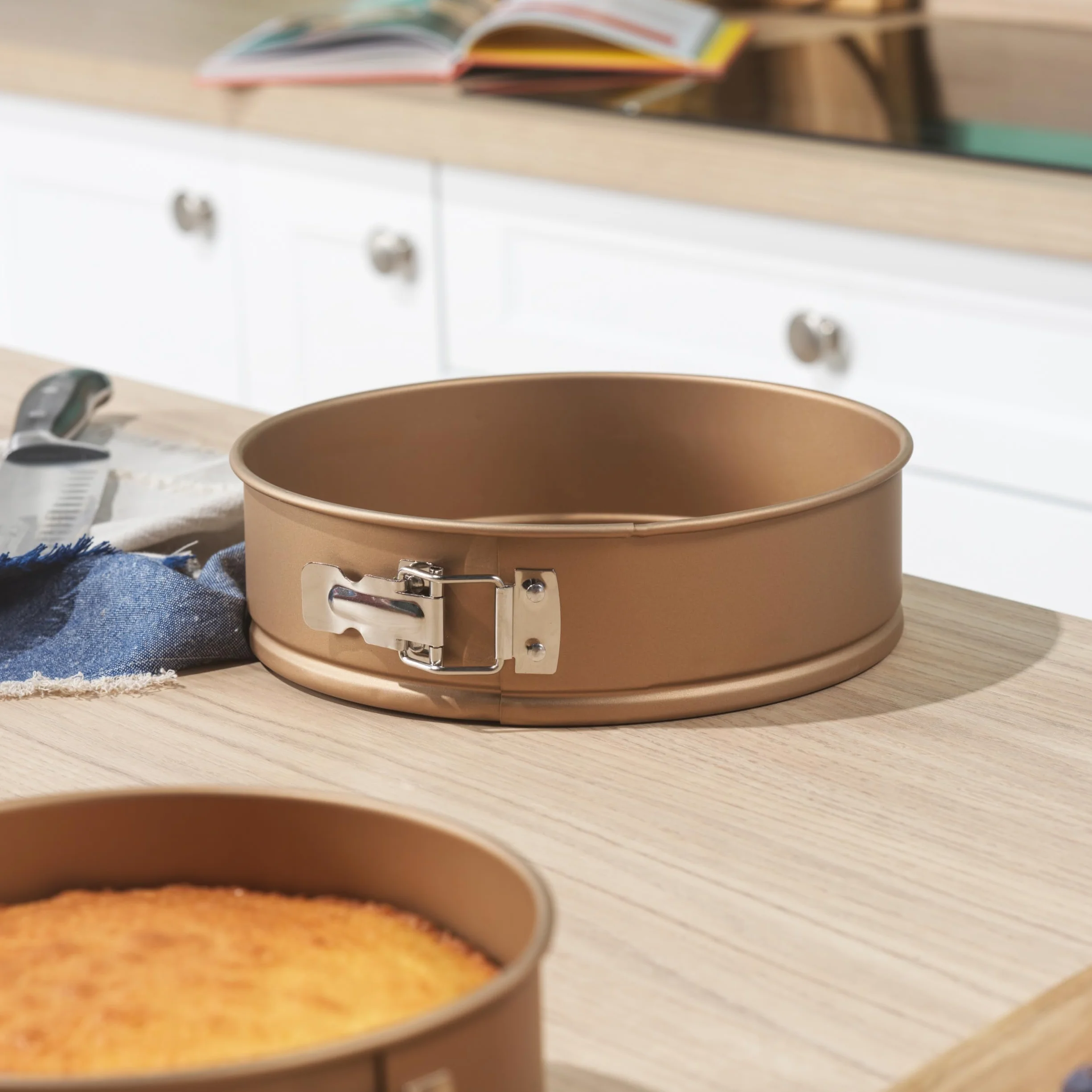 Russell Hobbs Opulence Zestaw Okrągłych Tortownic 3 Sztuki 16 cm 20 cm 24 cm Nieprzywierająca Blacha do Ciasta Stal Węglowa