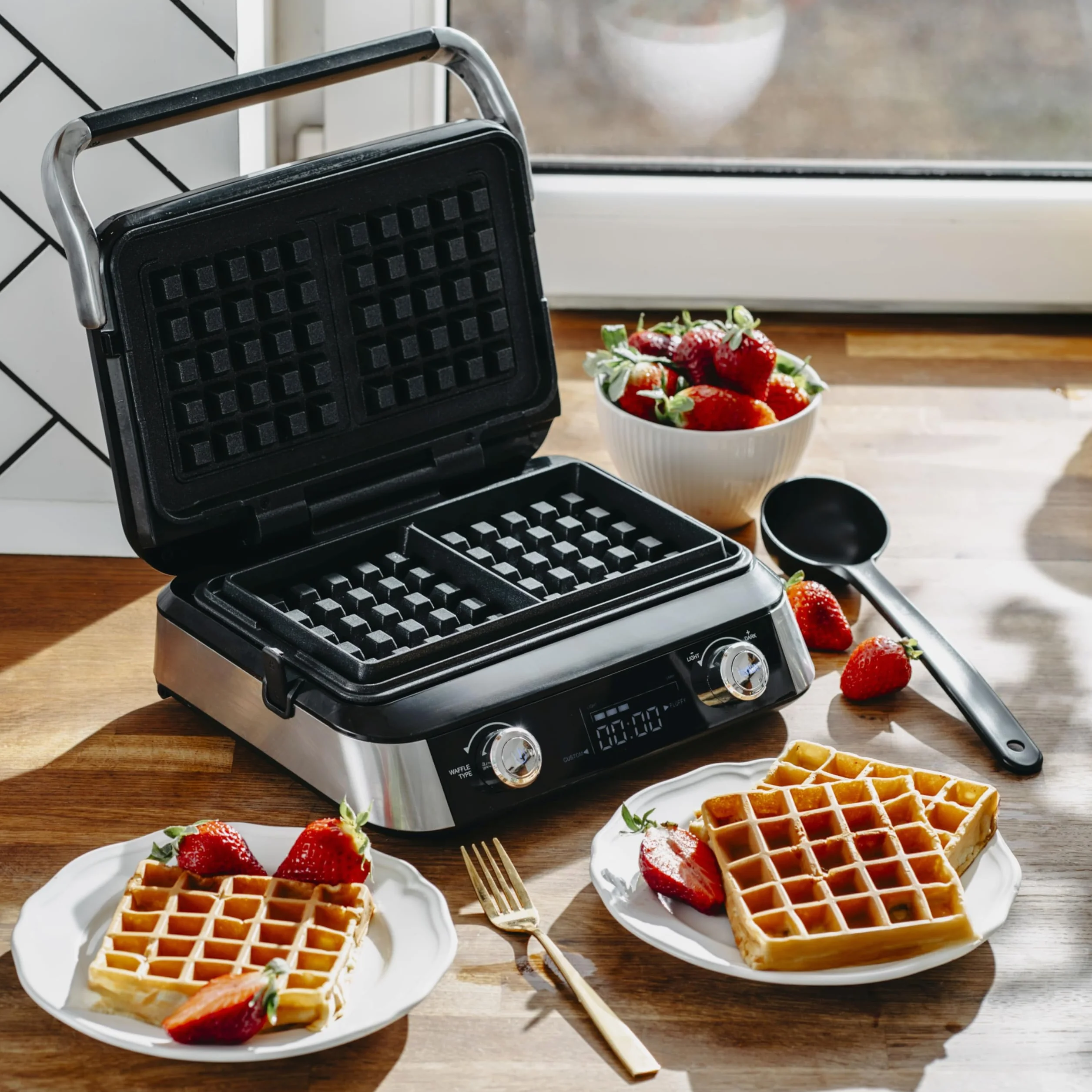 ADLER EUROPE Gofrownica 1600W 5 Programów Wyświetlacz LED