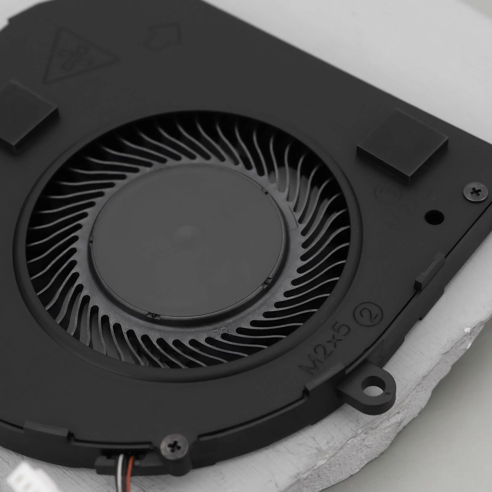 Wentylator chłodzący procesora DC28000PKSL kompatybilny z Dell Latitude 5510 Precision 3550 3540 T7HN 06T7HN