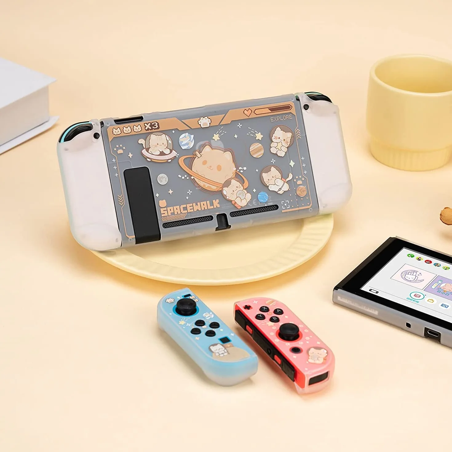 Pokrowiec ochronny GeekShare Slim Cover Case kompatybilny z Nintendo Switch i Joy Con - amortyzacja i odporność na zarysowania - Space Cat