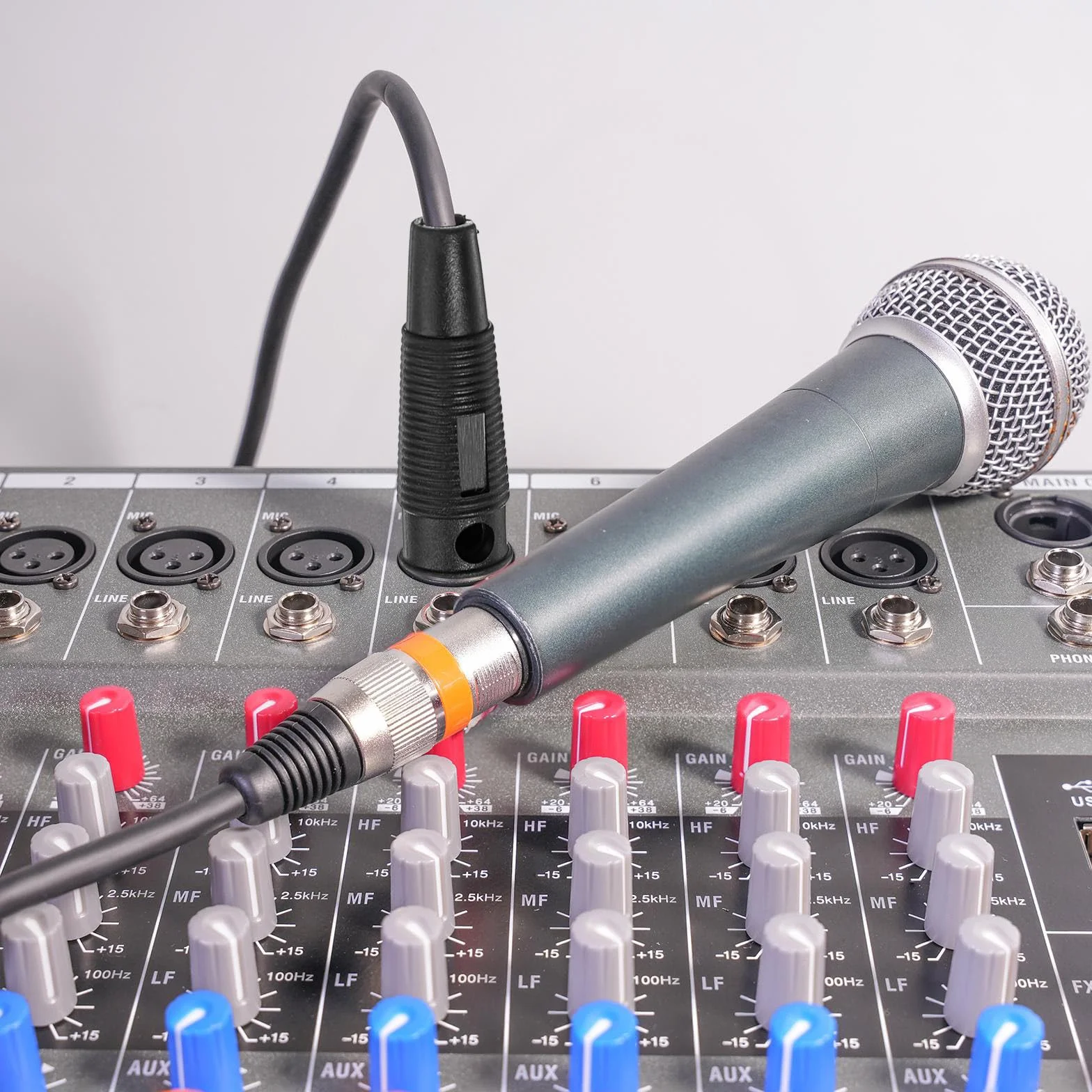 16 sztuk wtyczki bananowej 4 mm, do głośników i kabli, pudełko, do systemów stereo HiFi (8 czerwonych, 8)
