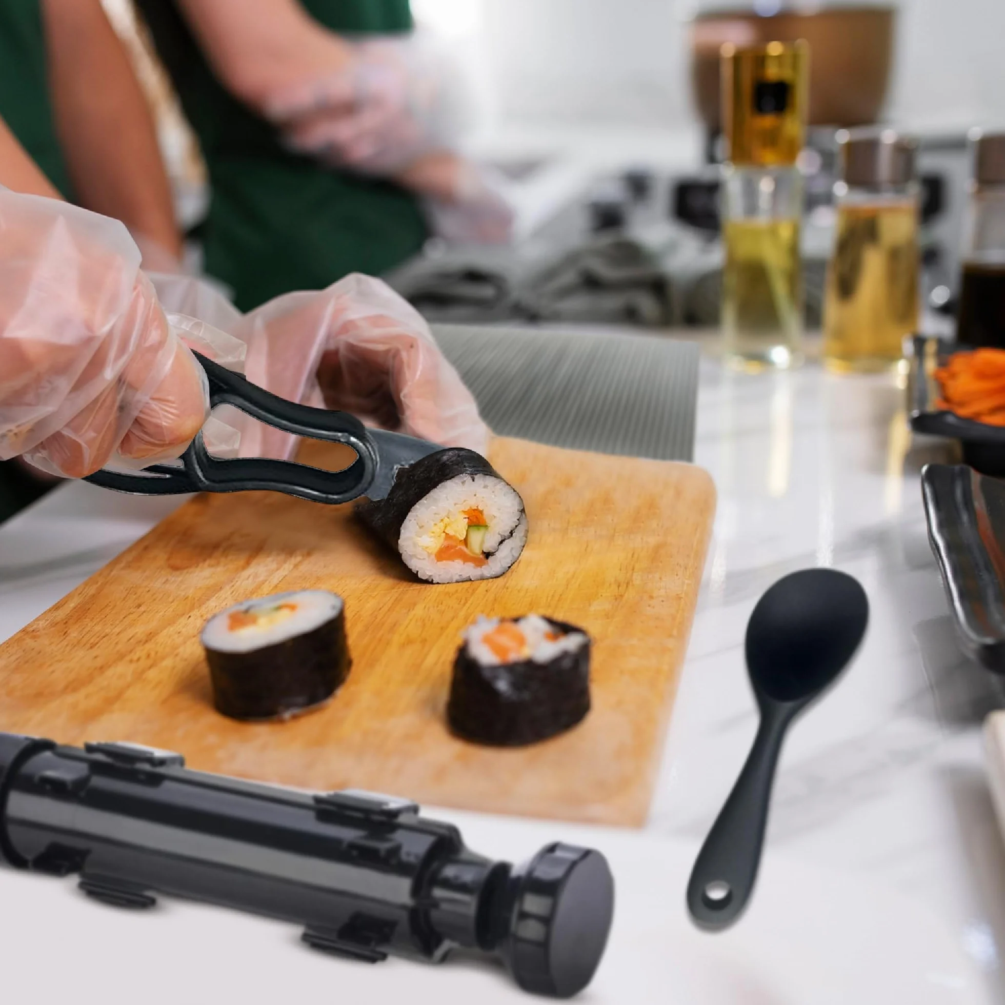 Kompletny Zestaw Do Sushi - Maker z Przyborami, Maszyną, Formami i Rolkami - Idealny na Prezent lub Profesjonalny Pakiet