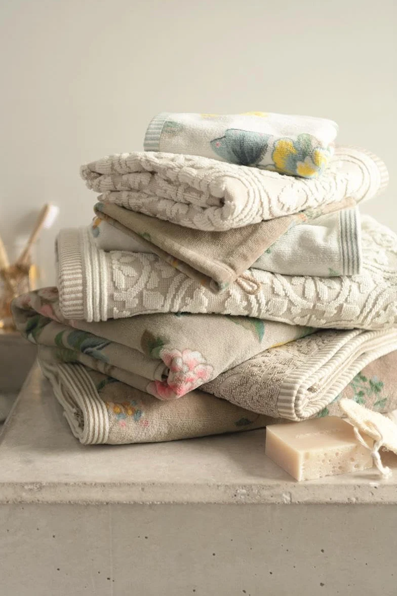 Pip Studio Les Fleurs ręcznik khaki 55 x 100 cm