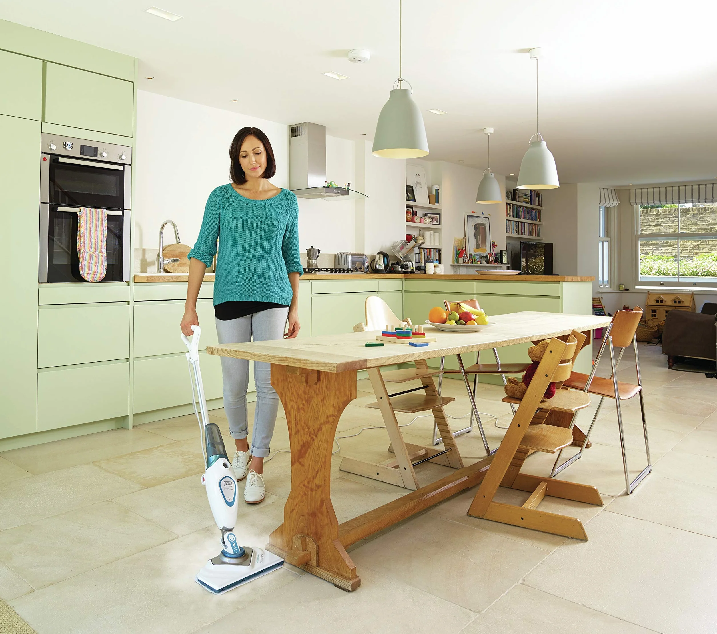 Black+Decker Steam-Mop Basic FSM1615 miotła parowa (1300 W, odkurzacz parowy zapewnia higieniczną, dokładną czystość, zdejmowany zbiornik na wodę, obracana o 180° stopka do czyszczenia, w zestawie 2