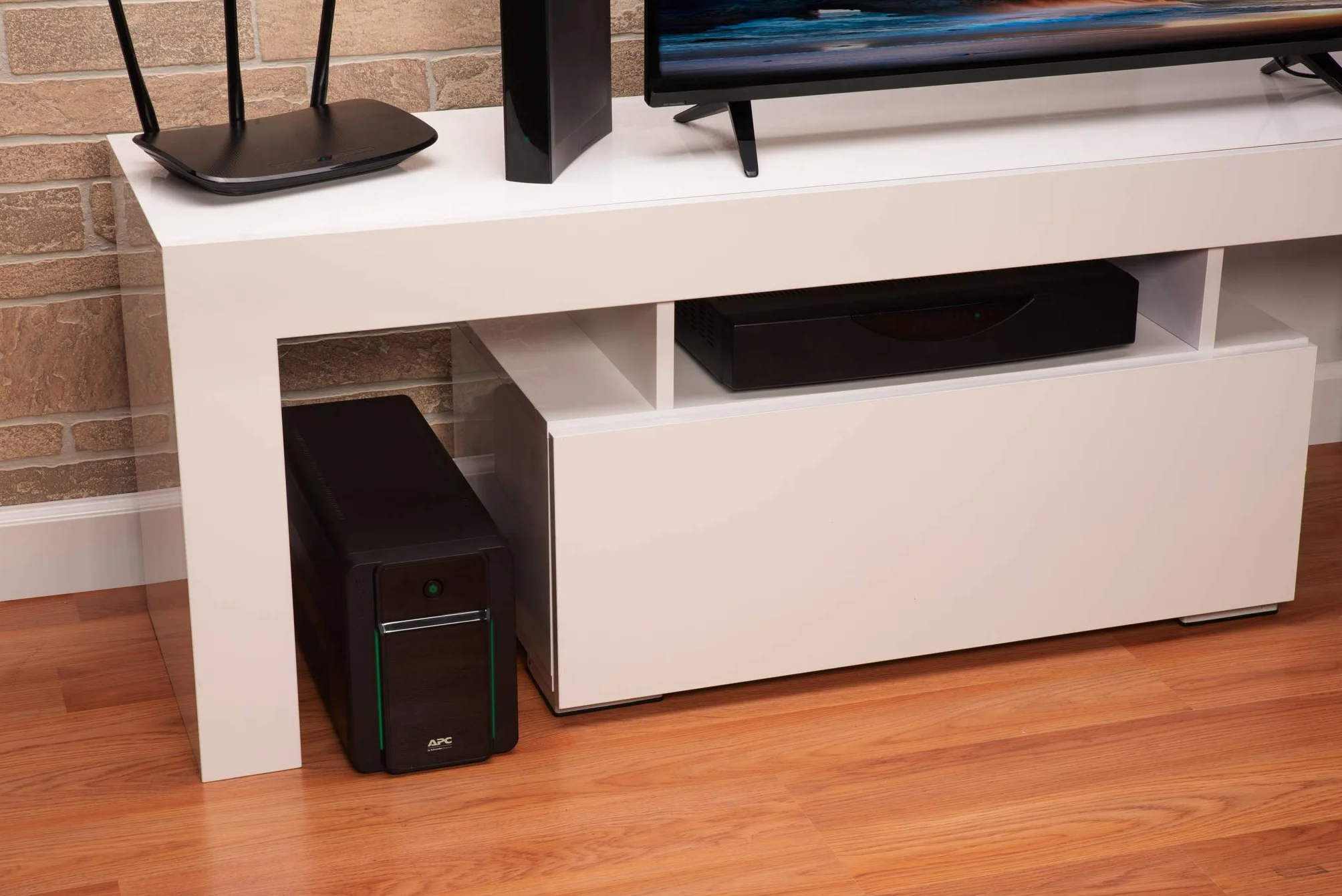 APC BVX1600LI-GR