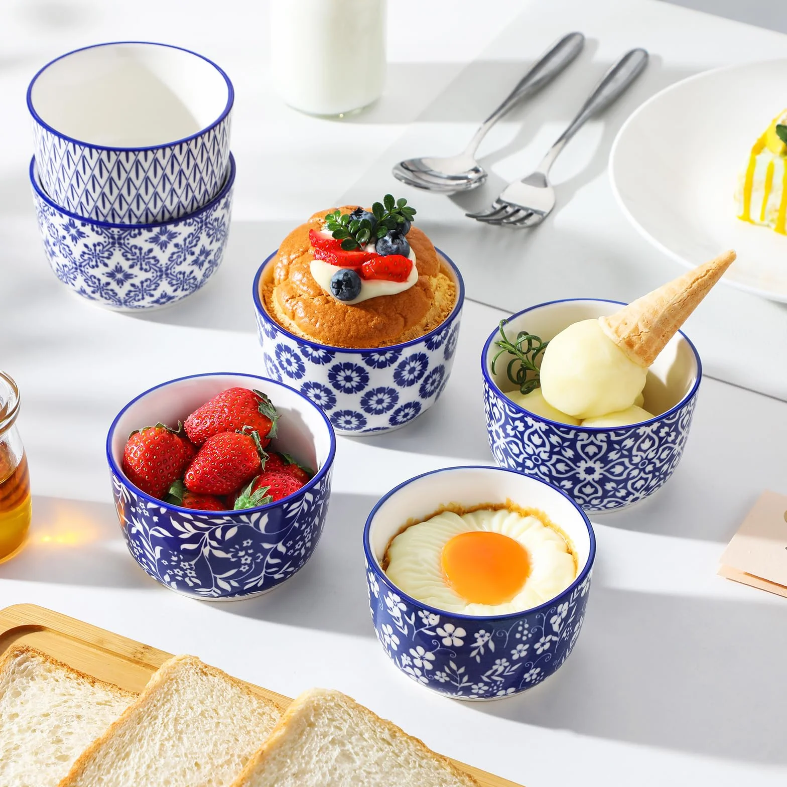 vancasso Selene ceramiczne Ramekins zestaw 6 misek do maczania, nadają się do kuchenki mikrofalowej i zmywarki, do pieczenia, na desery, ręcznie malowane niebiesko-białe kwiatowe wzory
