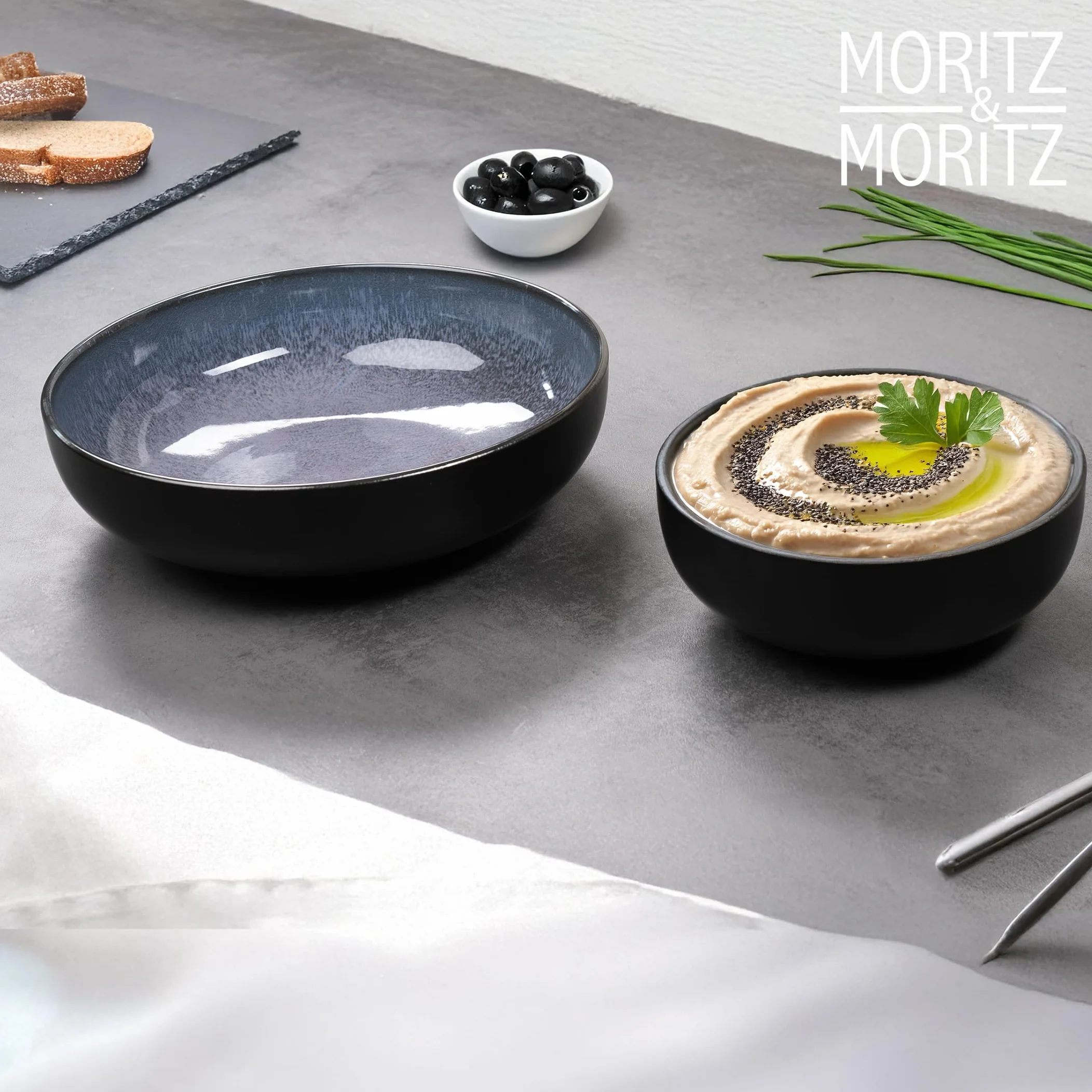 Moritz & Moritz VIDA zestaw misek do serwowania w kolorze niebieskim – 2 x duże miski z wysokiej jakości porcelany, nowoczesne i ponadczasowe, nadają się do kuchenki mikrofalowej i mycia w zmywarce