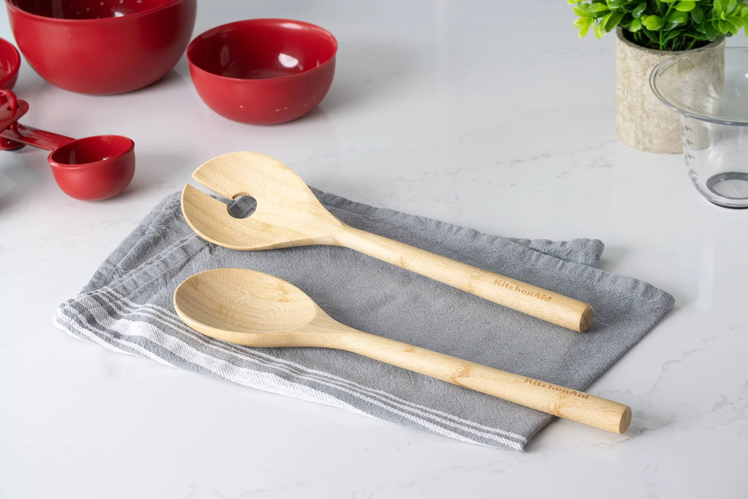 KitchenAid Bambusowe serwery do sałatek, szczypce do sałatek, widelec i łyżka, zestaw sztućców, idealne do mieszania sałatek i serwowania kolacji, 30 cm
