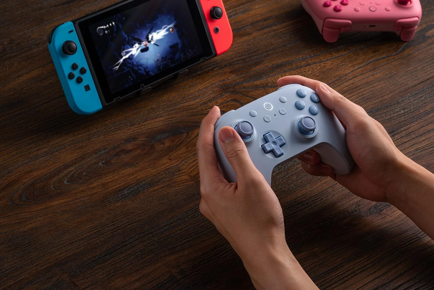 8BitDo Ultimate 2C kontroler Bluetooth bezprzewodowy do przełącznika, 6-osiowa kontrola ruchu, wibracje Rumble, D-Pad, joysticki Halla (niebieski)