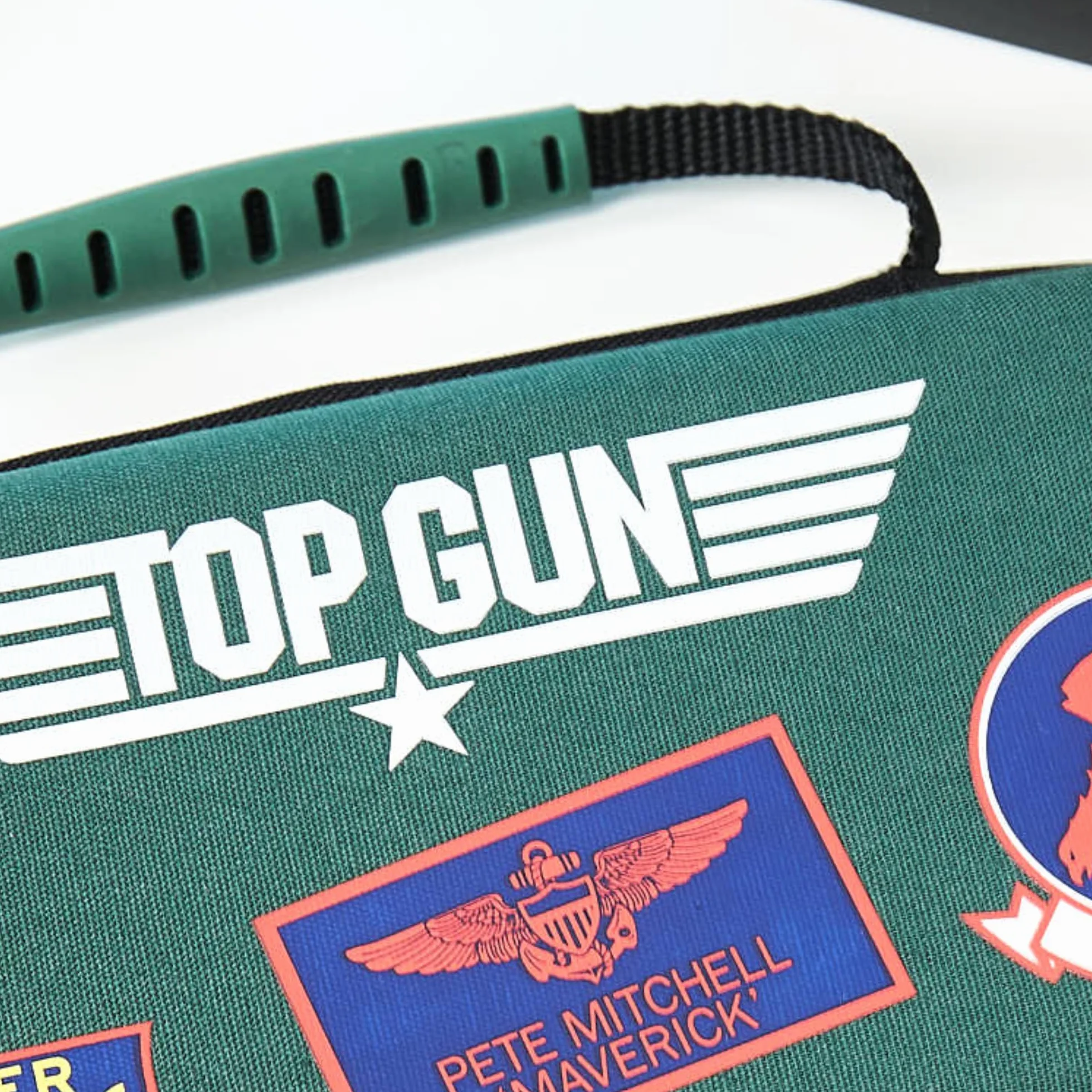 Numskull Twarde etui podróżne do konsoli Nintendo Switch i modelu OLED - mieści do 10 gier i akcesoria, Top Gun