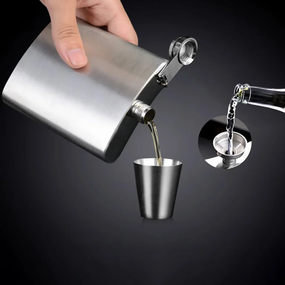 Flask na alkohol 220 ml z dwoma kieliszkami do wina - prezent dla mężczyzn