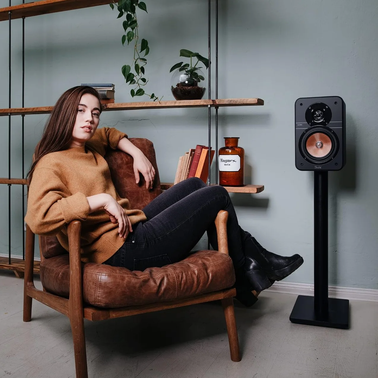 Teufel Ultima 20 - Głośnik półkowy HiFi, kompaktowy i mocny, wtyczka fazowa, precyzyjny dźwięk, system 2-drożny, konstrukcja bass reflex - czarny