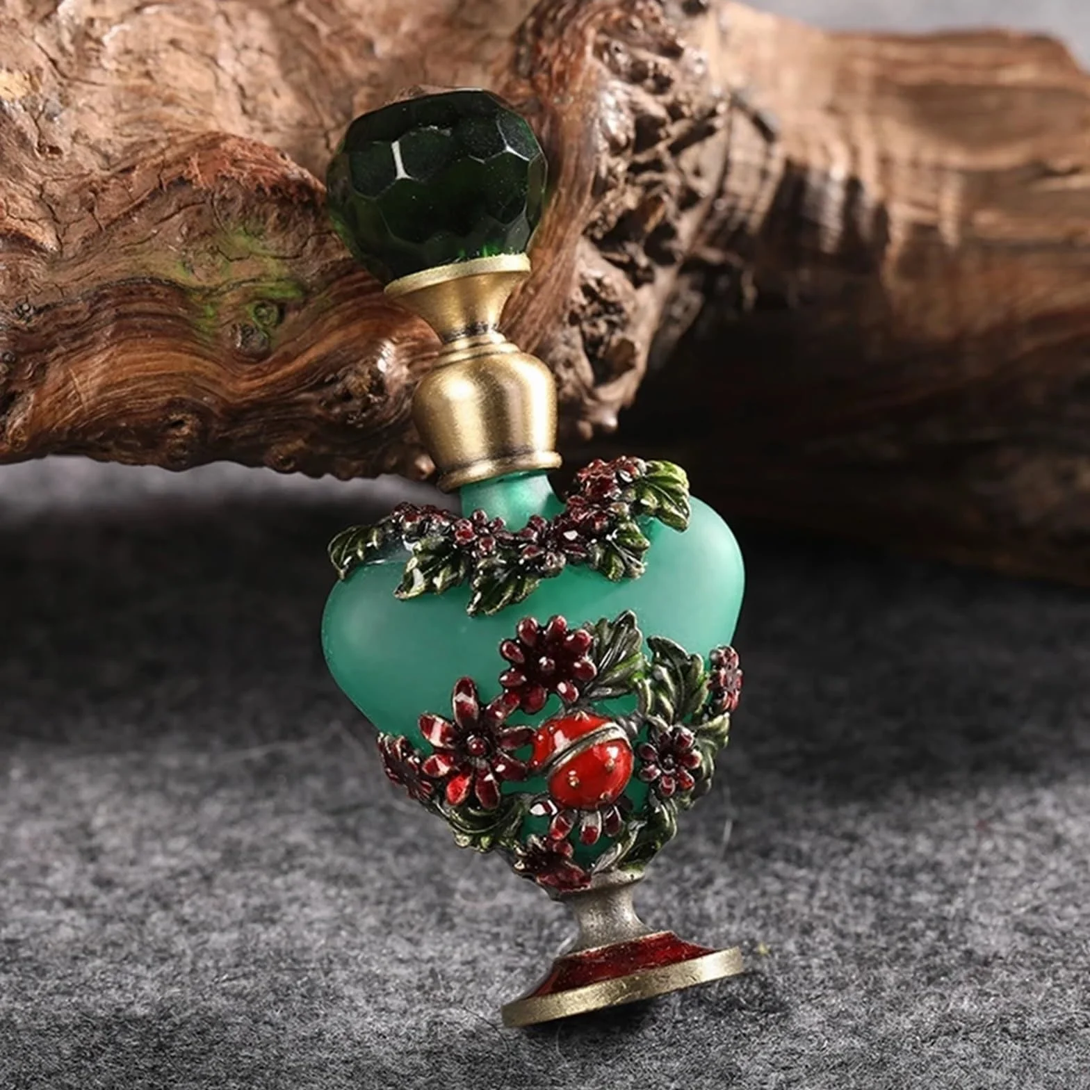 Butelka na perfumy w stylu vintage, Zielony pusty 5ml Vintage Emerald Frosted Glass Rzeźbiony kwiat Gem Cap Wkładany olejek eteryczny Ręcznie robiony przyrząd kosmetyczny