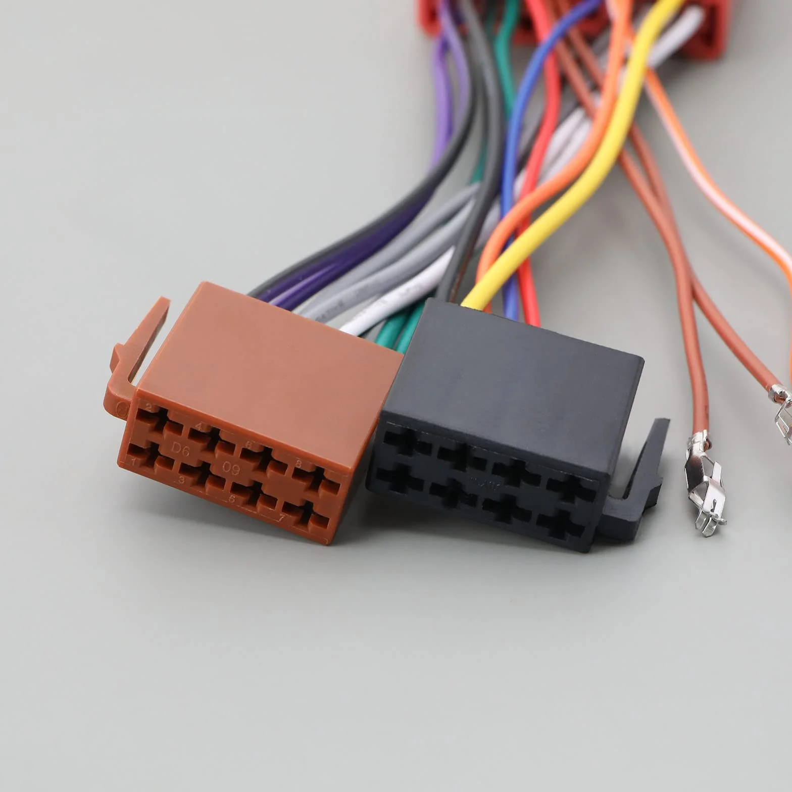 Samochodowe radio stereo ISO zamiennik wiązki przewodów kompatybilny z Mazda 2001 i nowszymi 16-pinowymi wiązkami przewodów ISO adapter złącza 19 cm