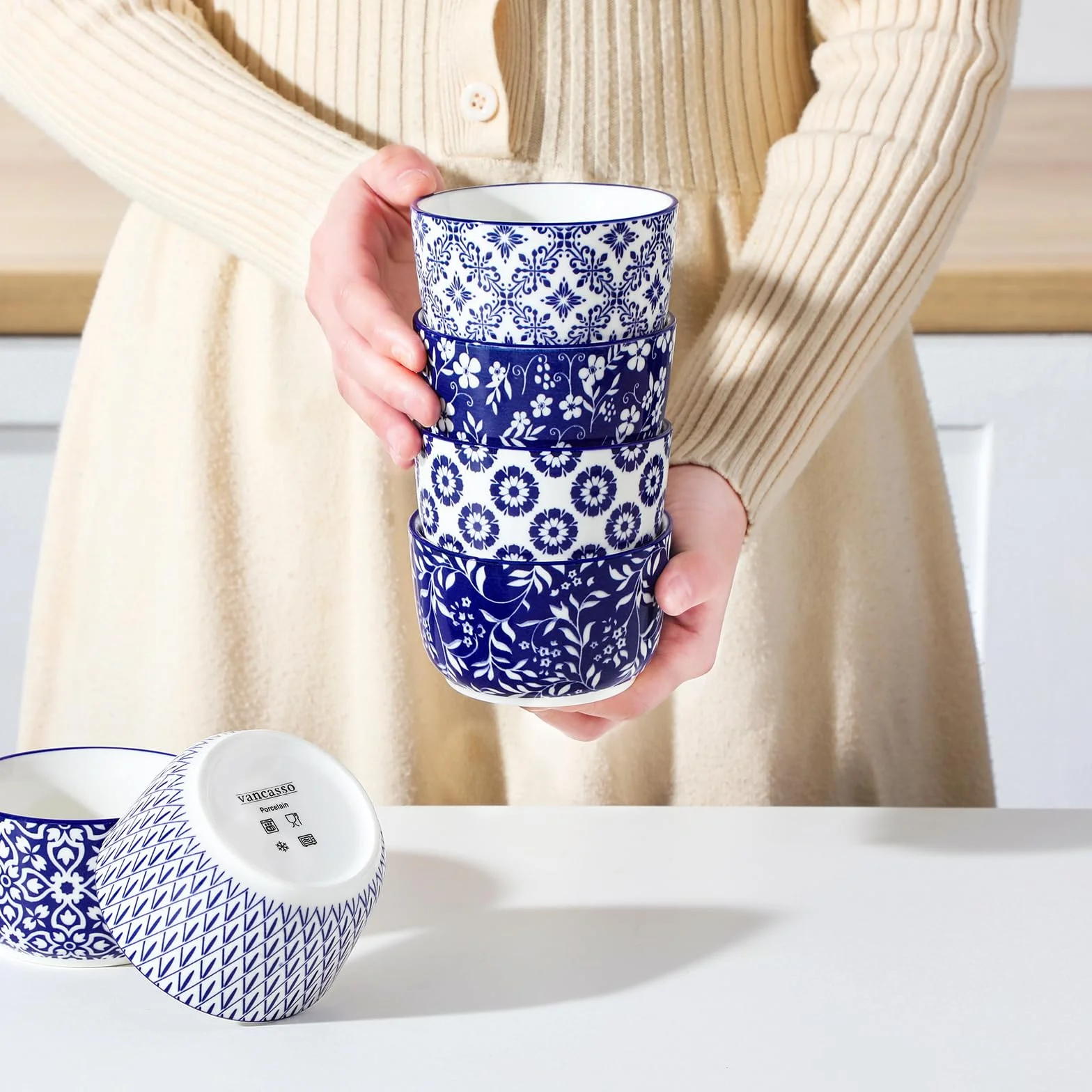 vancasso Selene ceramiczne Ramekins zestaw 6 misek do maczania, nadają się do kuchenki mikrofalowej i zmywarki, do pieczenia, na desery, ręcznie malowane niebiesko-białe kwiatowe wzory